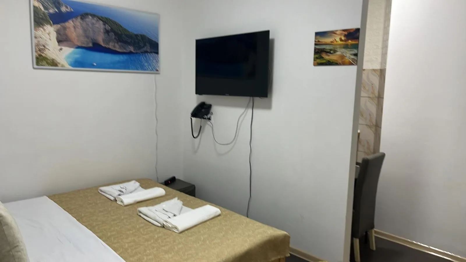 Bed in Hotel City Rooms Prishtina