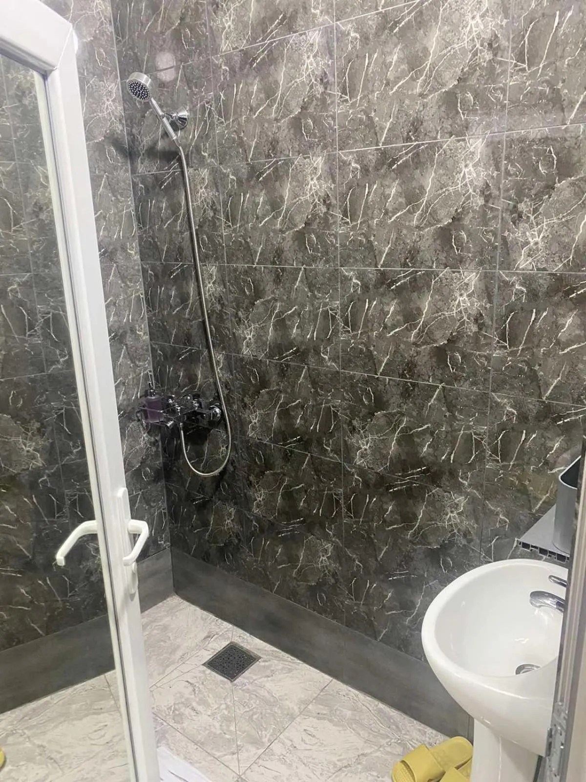 Shower in Hotel City Rooms Prishtina
