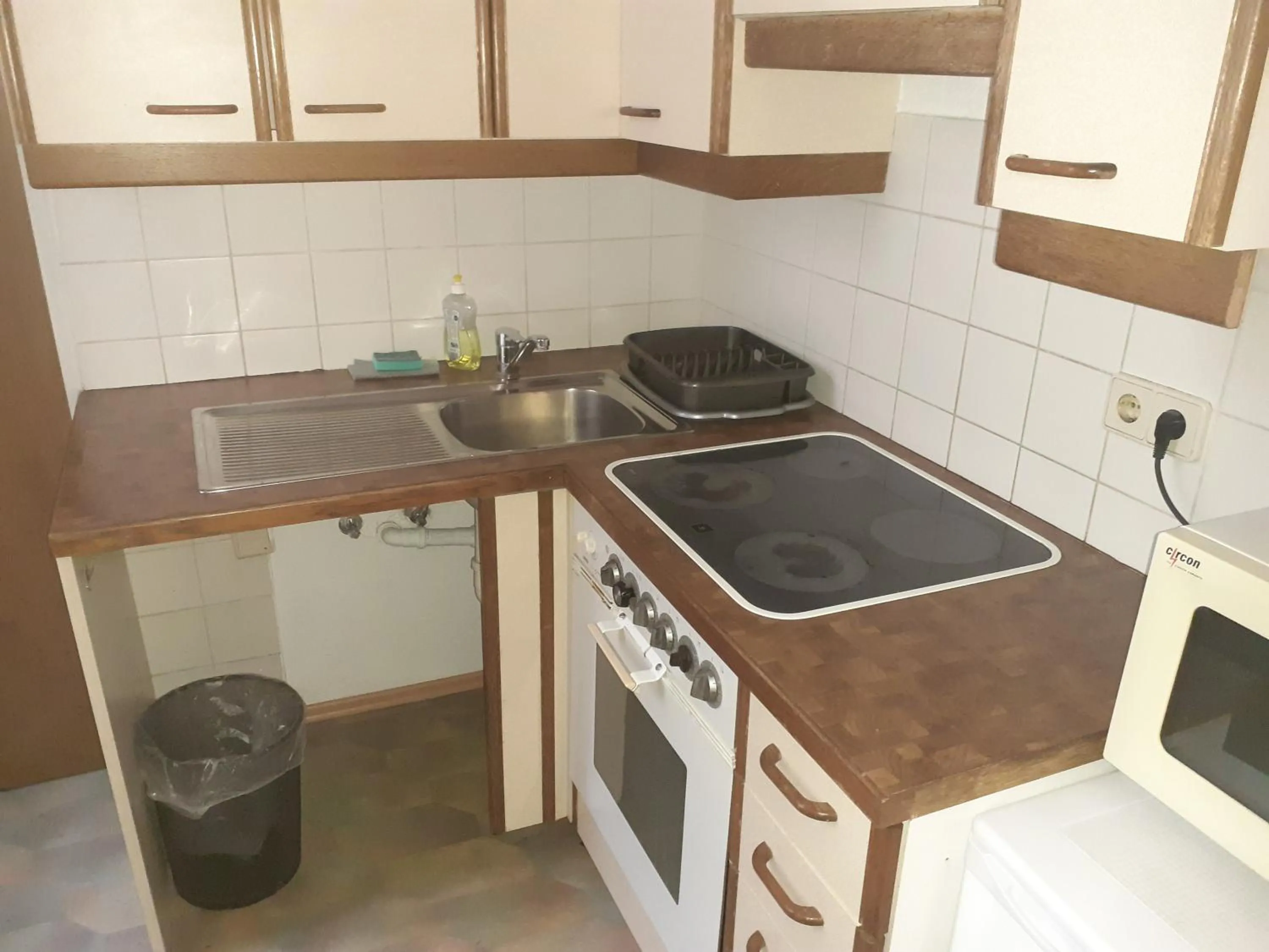 kitchen in HappyHostel