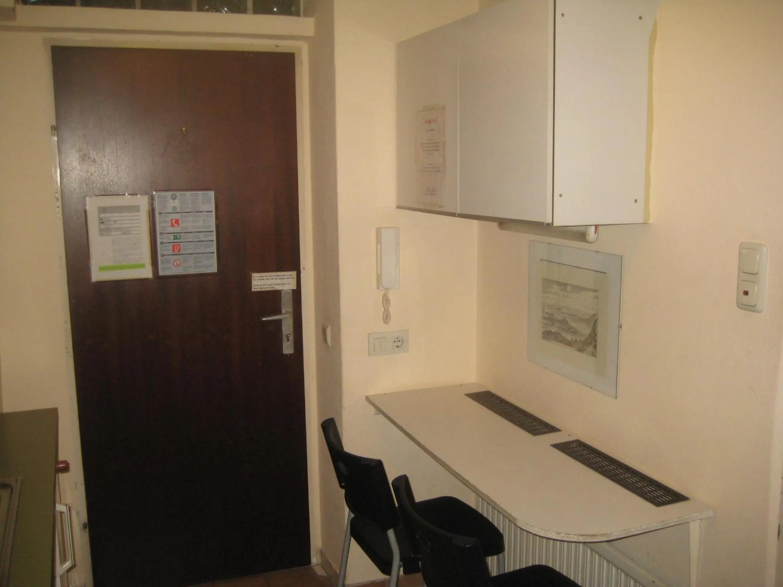 Kitchen or kitchenette in HappyHostel