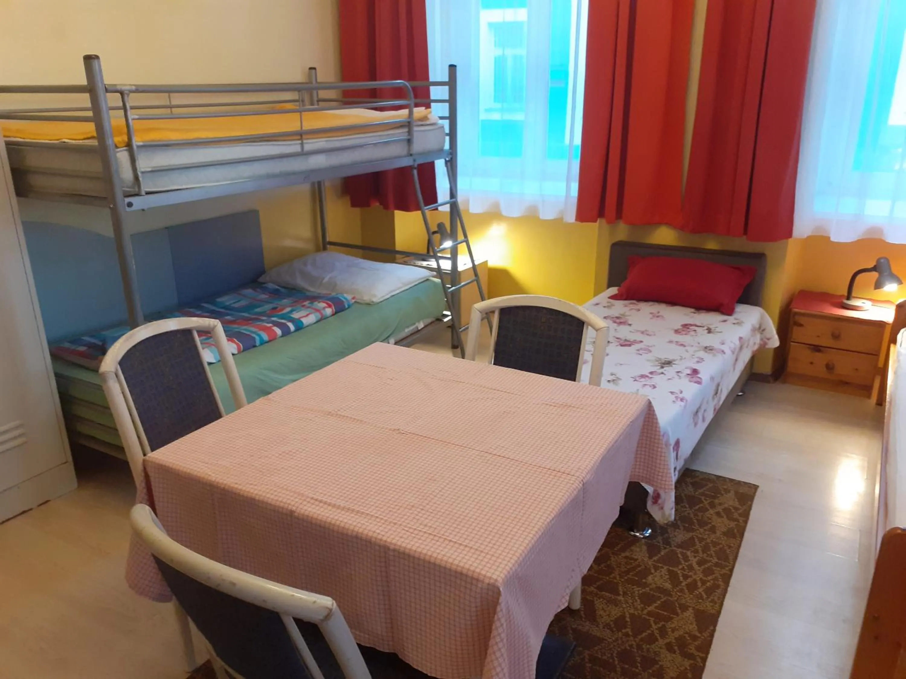 Bedroom, Bed in HappyHostel