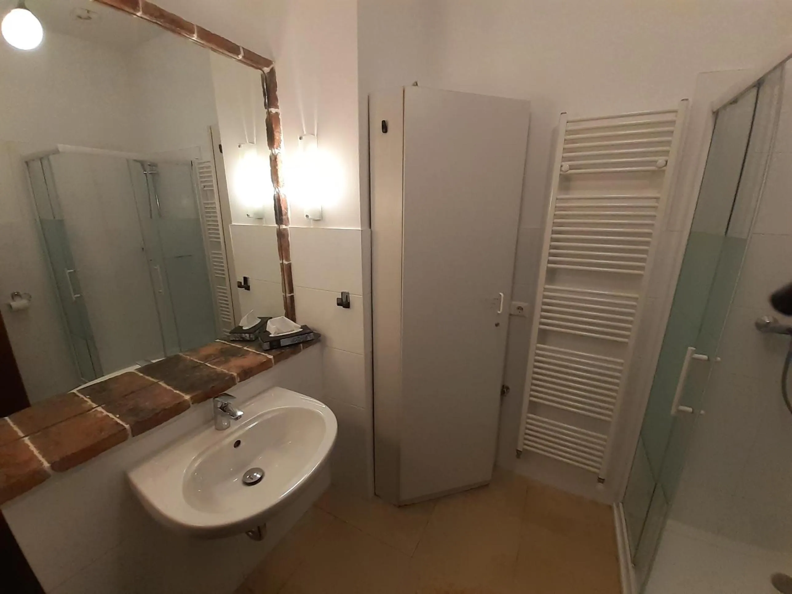 Bathroom in HappyHostel