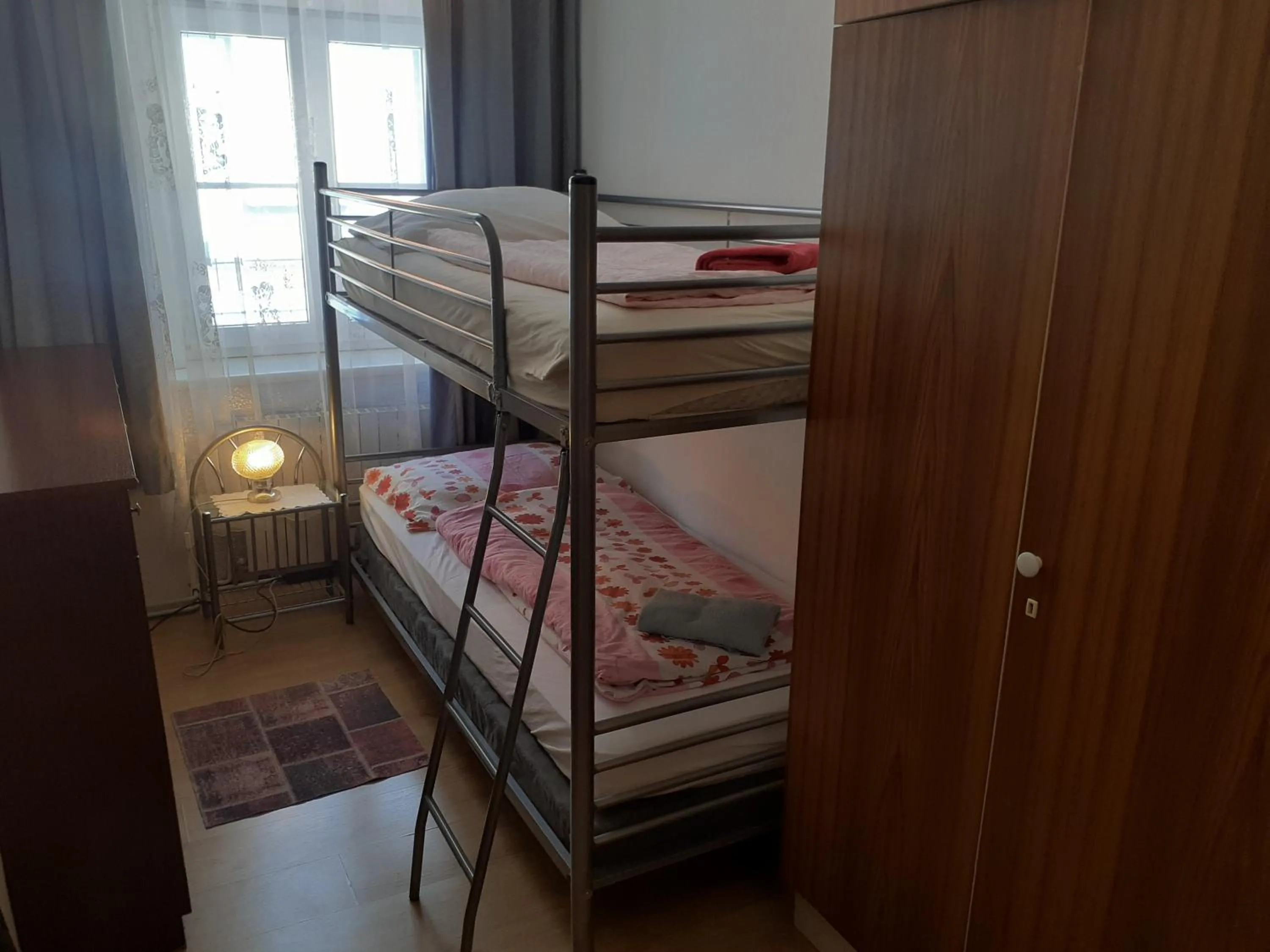 bunk bed, Bed in HappyHostel