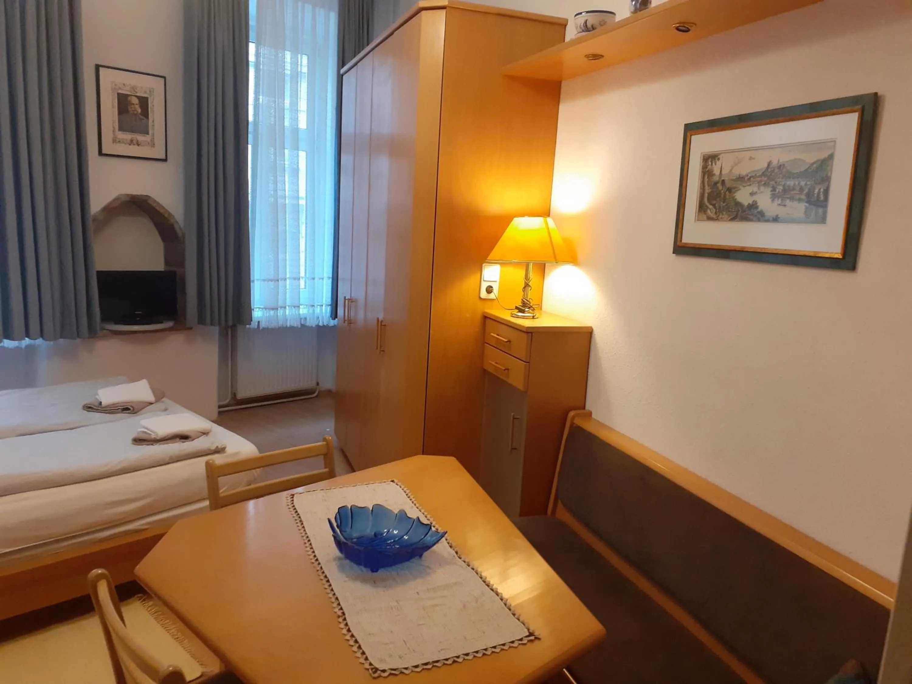 Living room, Bed in HappyHostel