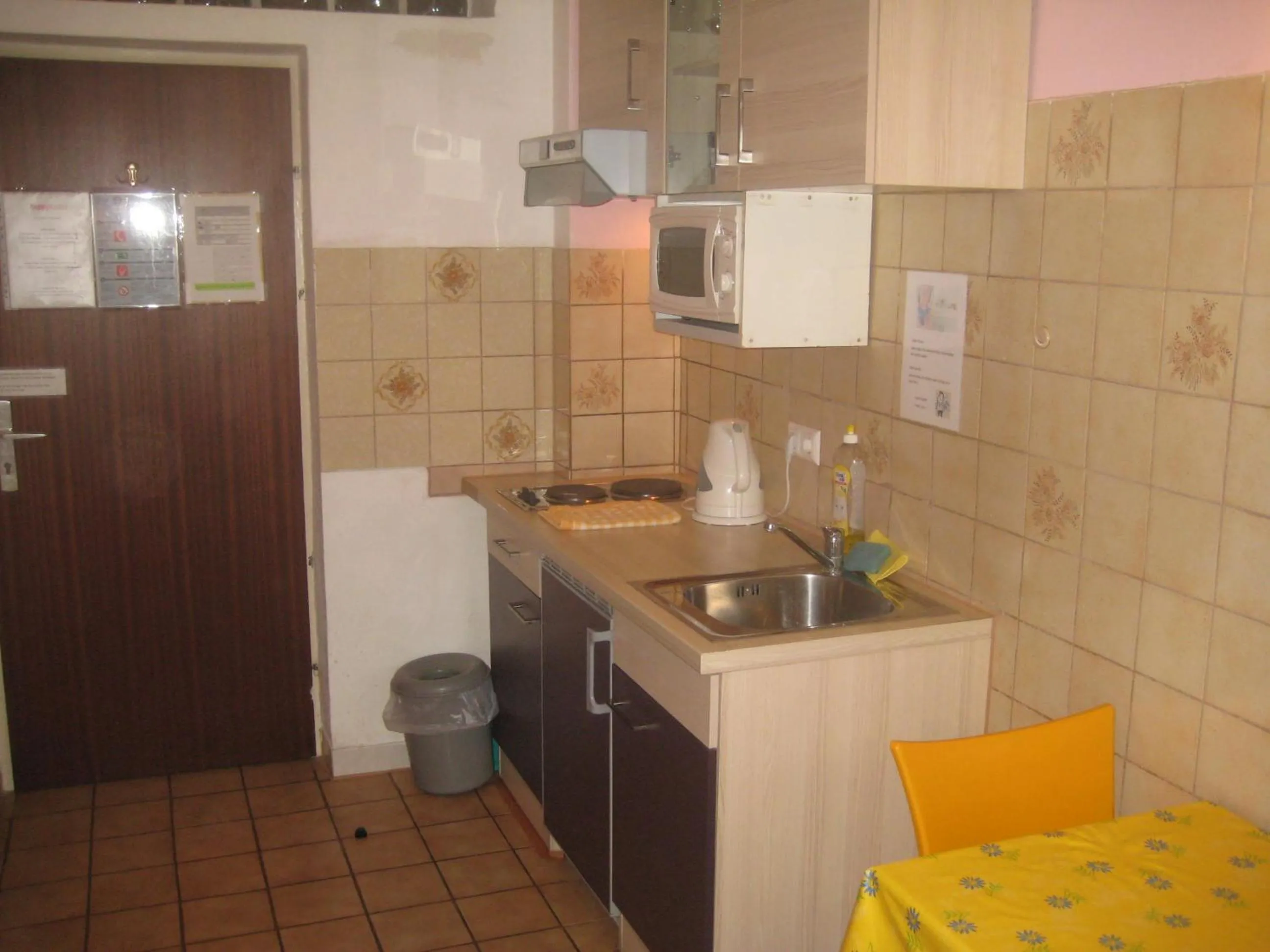 Kitchen or kitchenette in HappyHostel