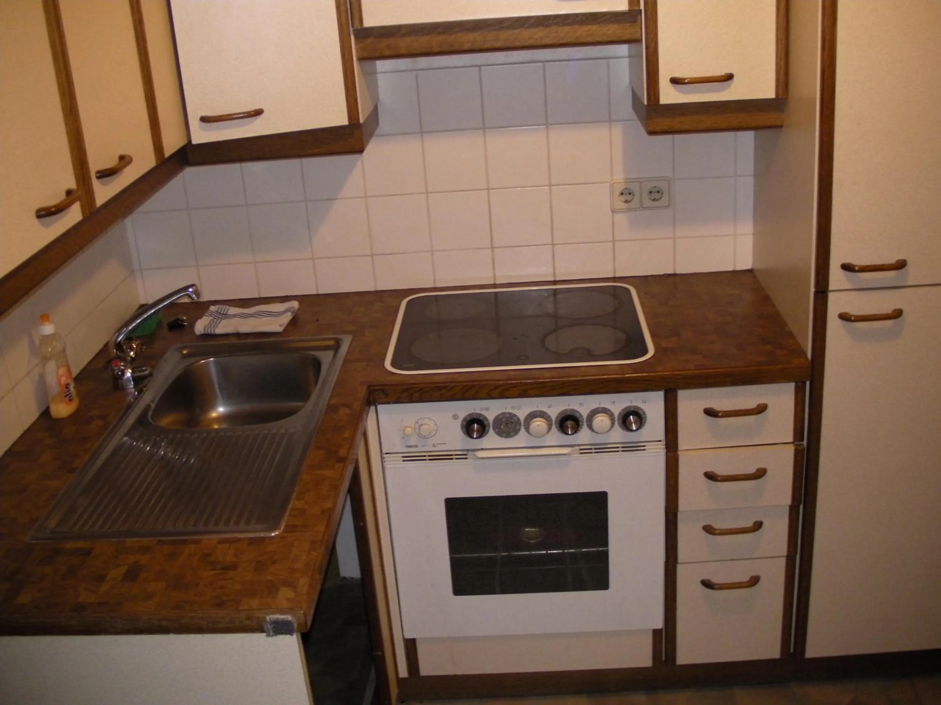 Kitchen or kitchenette in HappyHostel