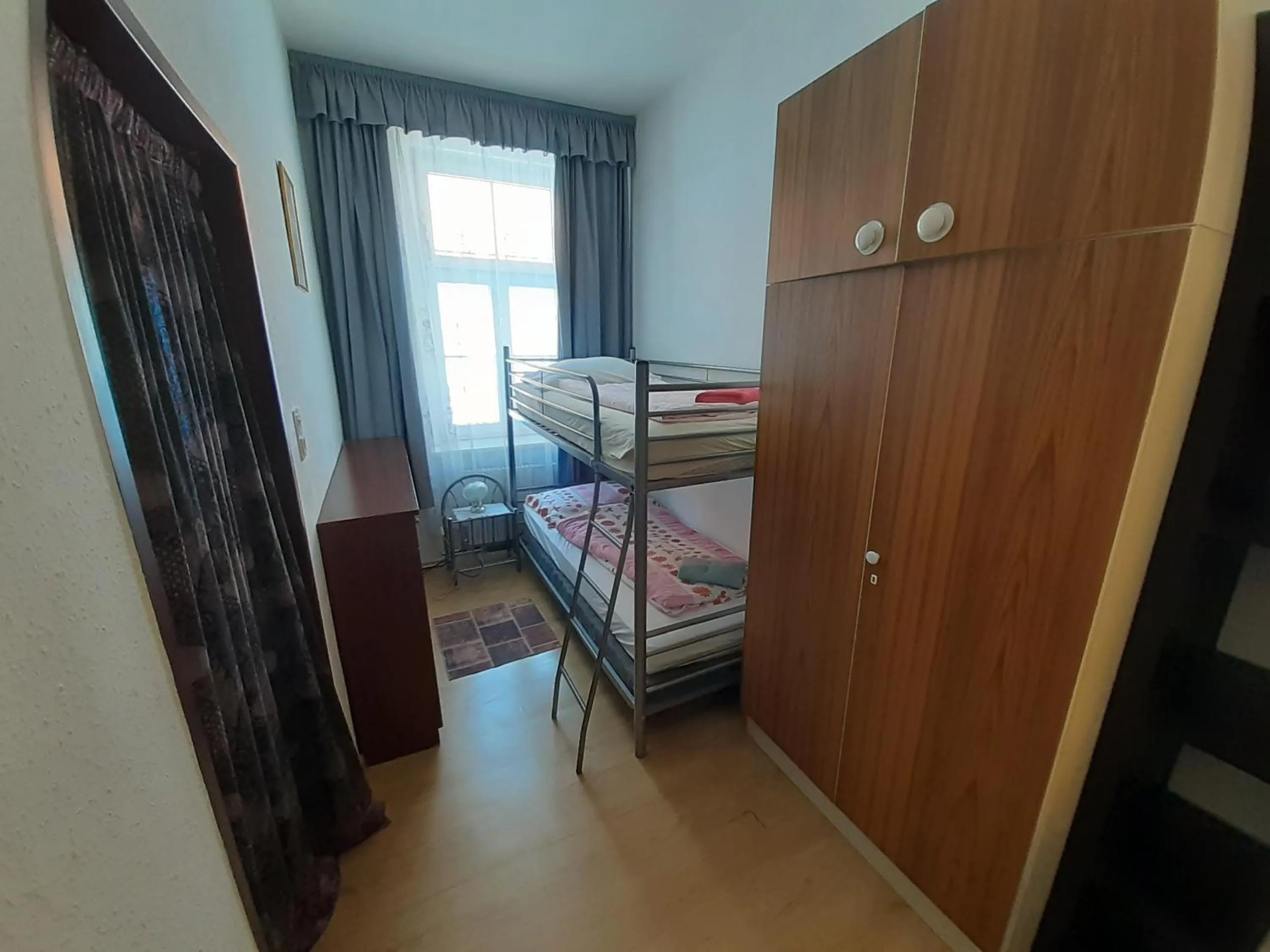 bunk bed, Bed in HappyHostel