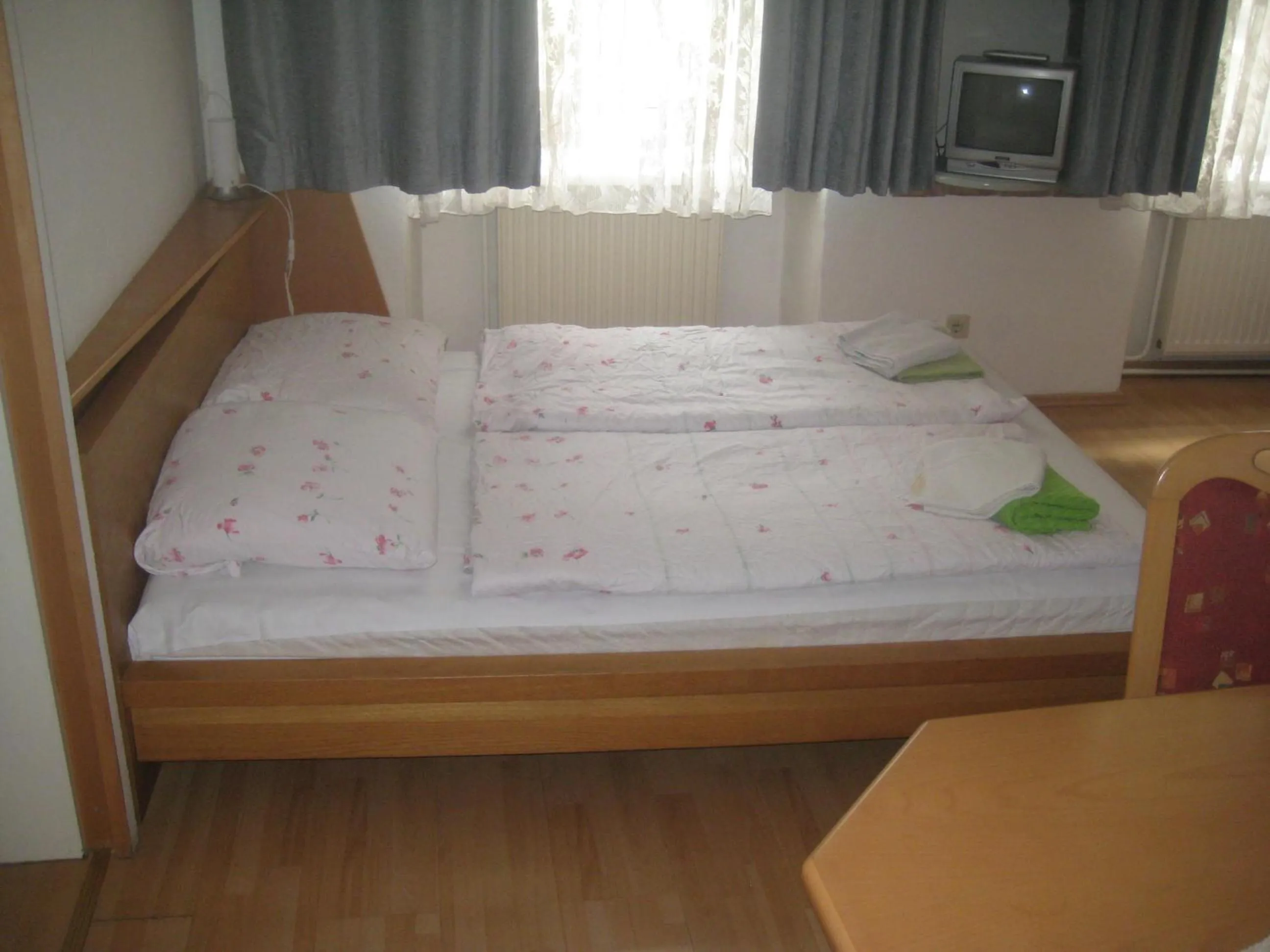 Living room, Bed in HappyHostel