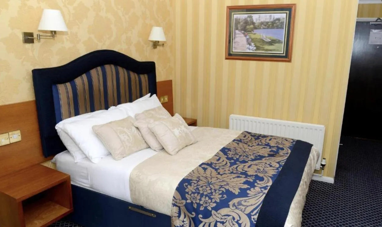 Bedroom, Bed in Buckatree Hall Hotel