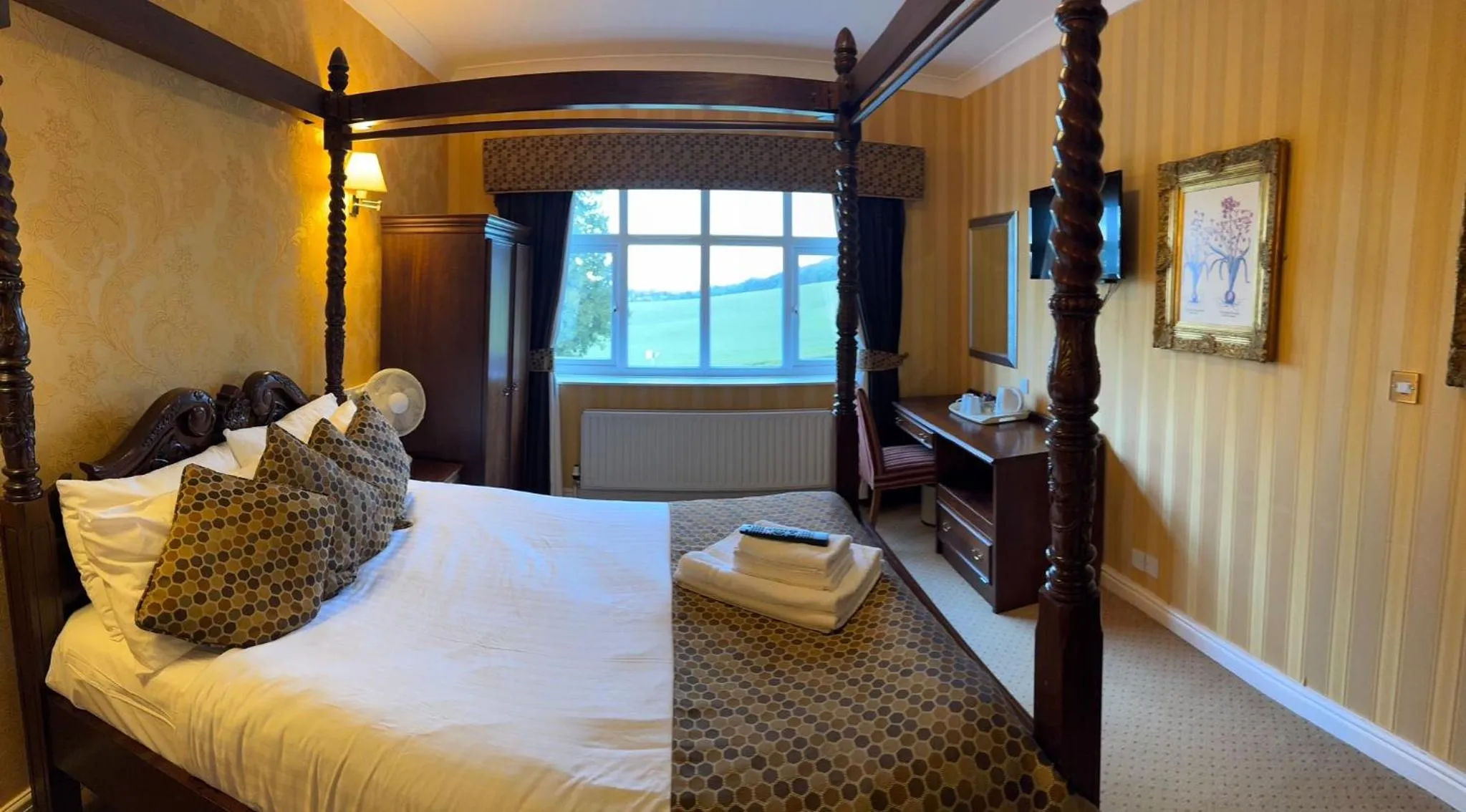 Bed in Buckatree Hall Hotel