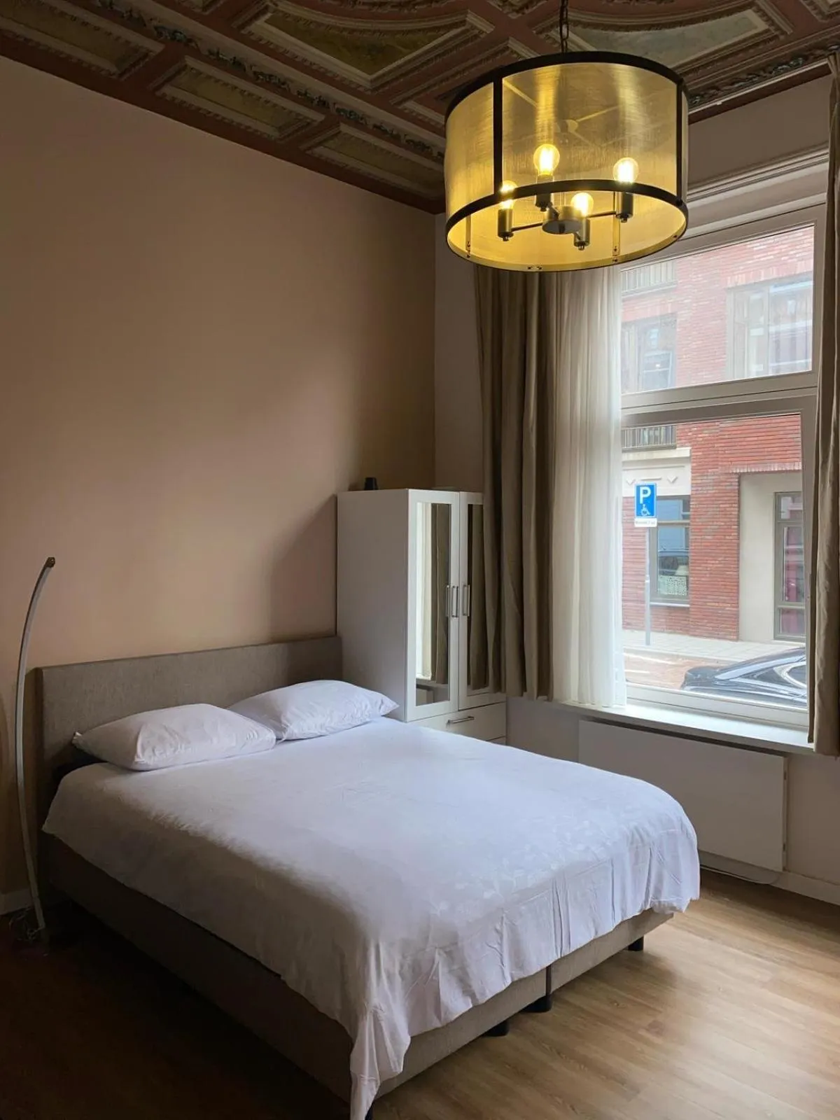 Bed in Rotterdam Inn