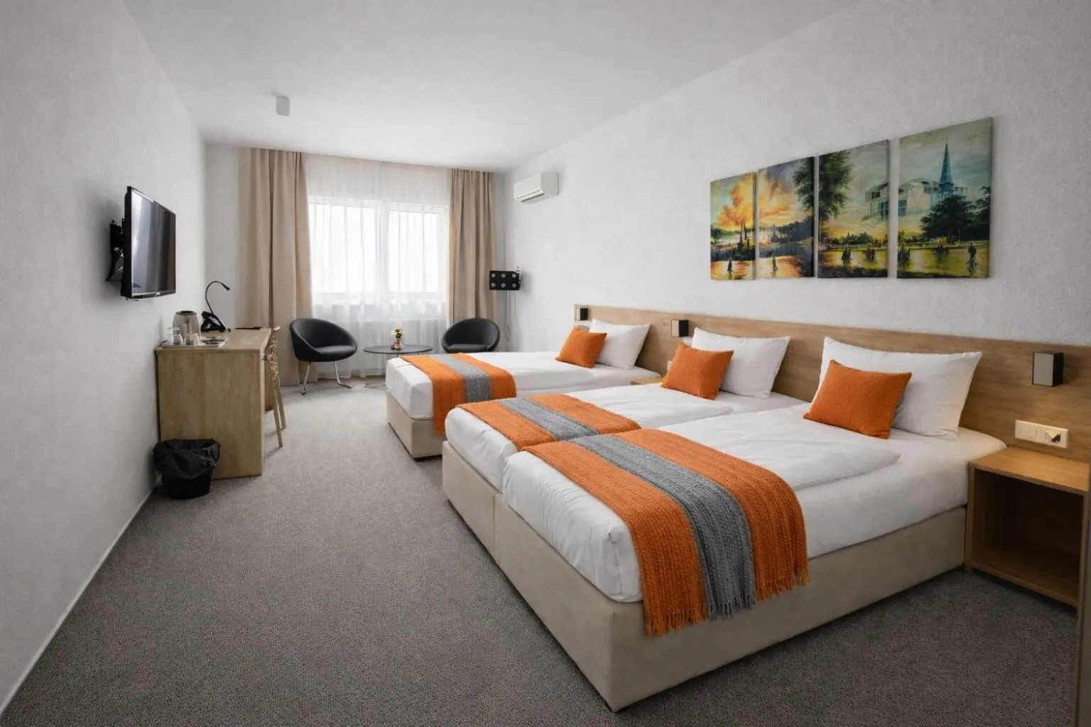 Bed in Hotel Kapitol