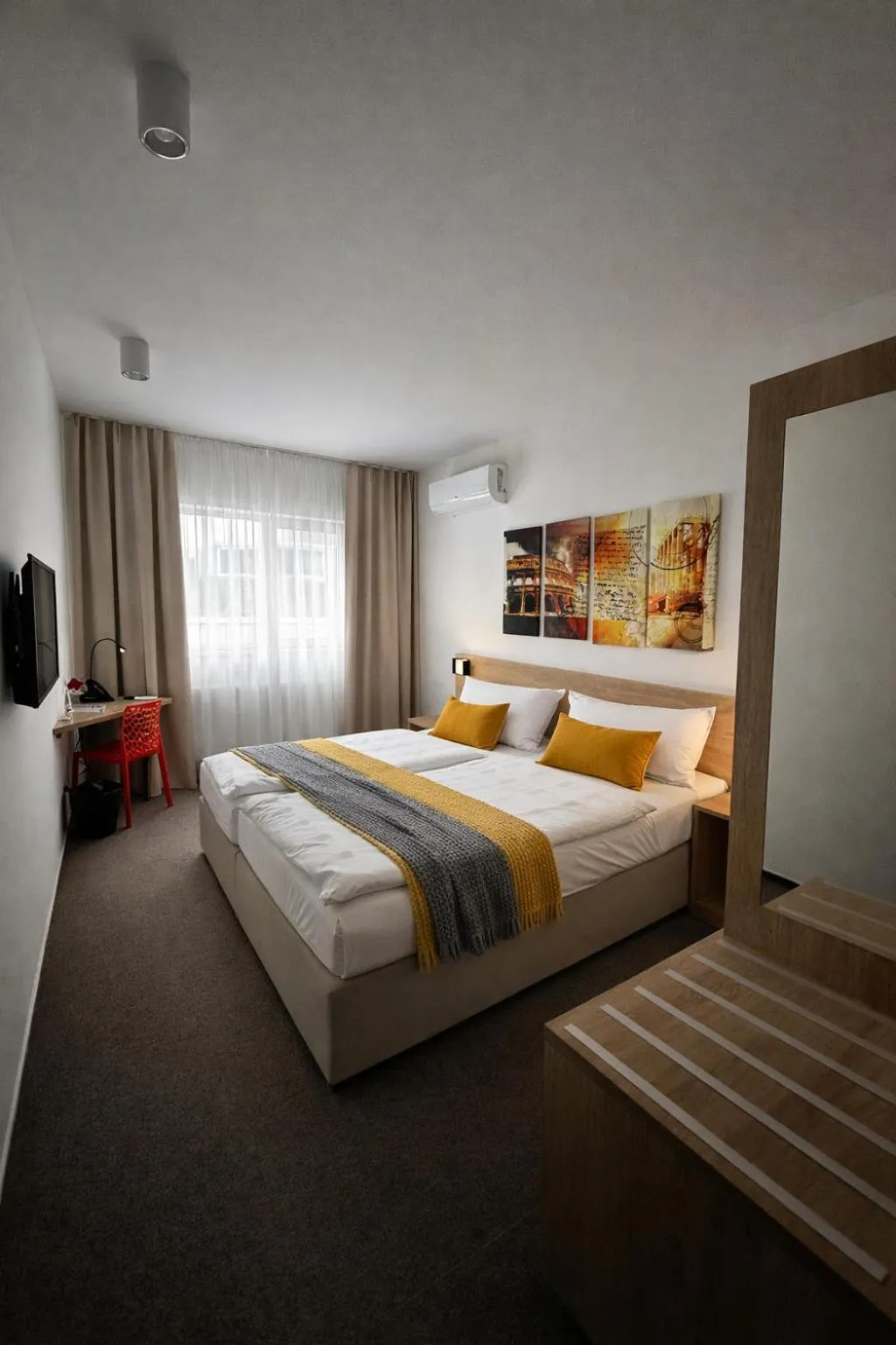 Bed in Hotel Kapitol