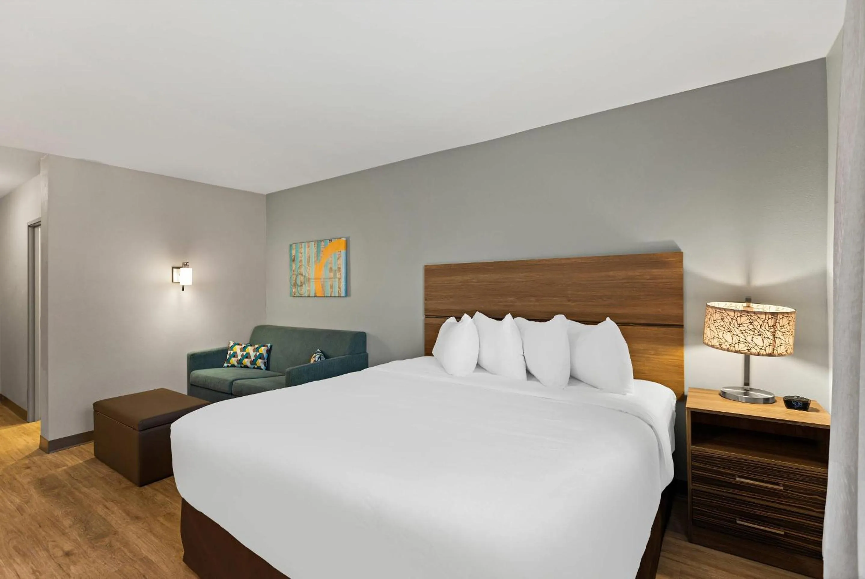 Bedroom in MainStay Suites Gatlinburg Downtown Area