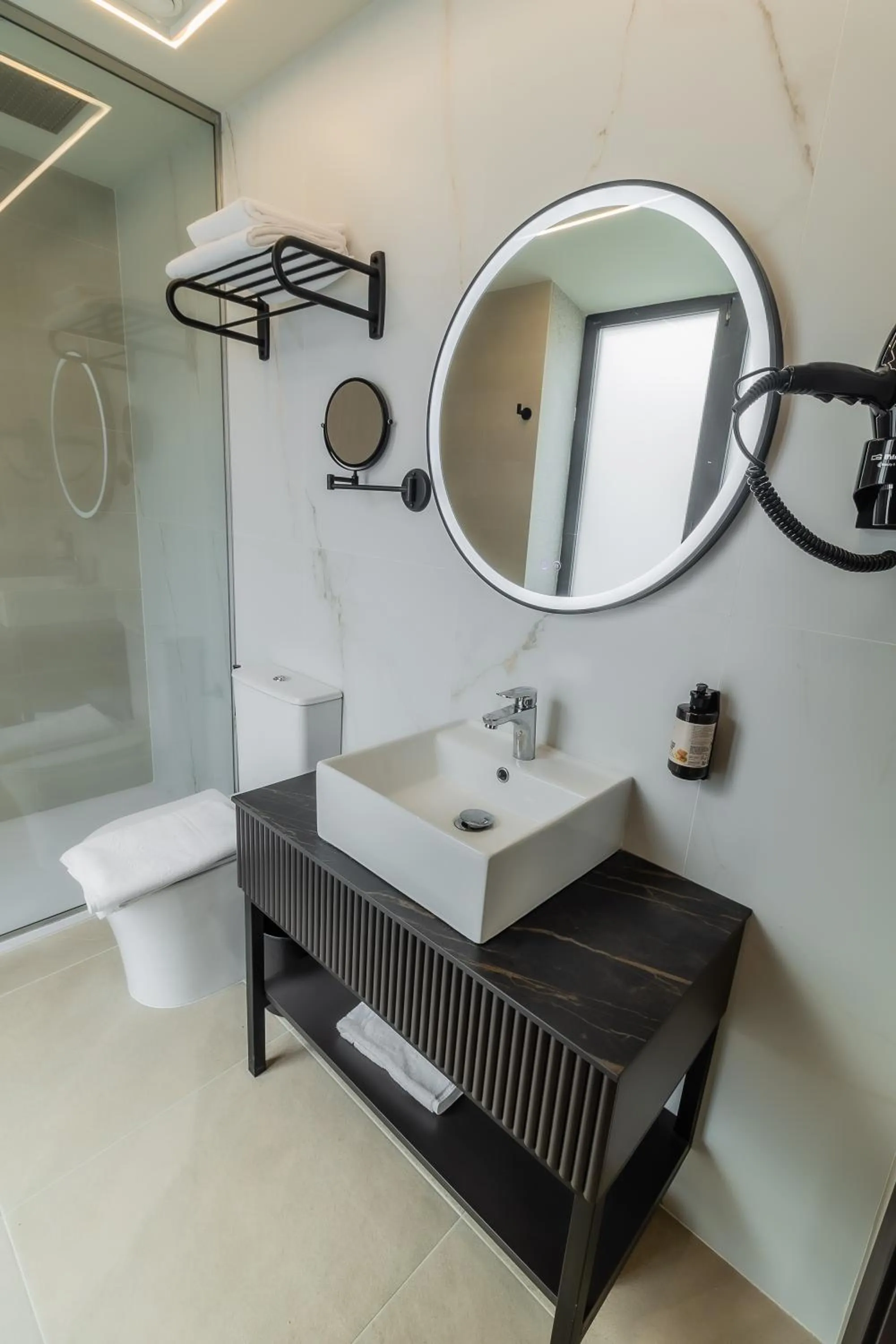 Bathroom in HOTEL CORONA DE PADRÓN