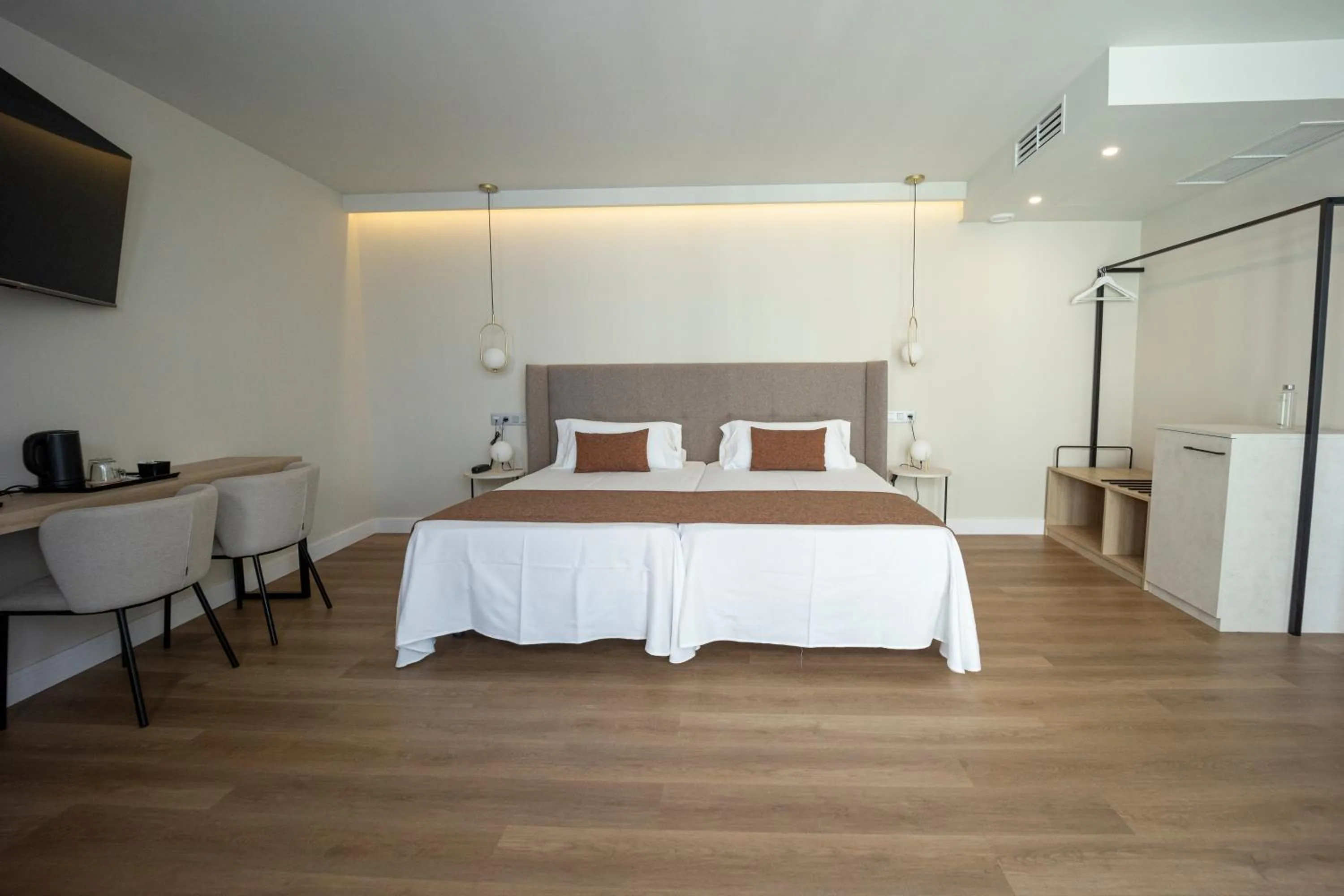 Bed in HOTEL CORONA DE PADRÓN