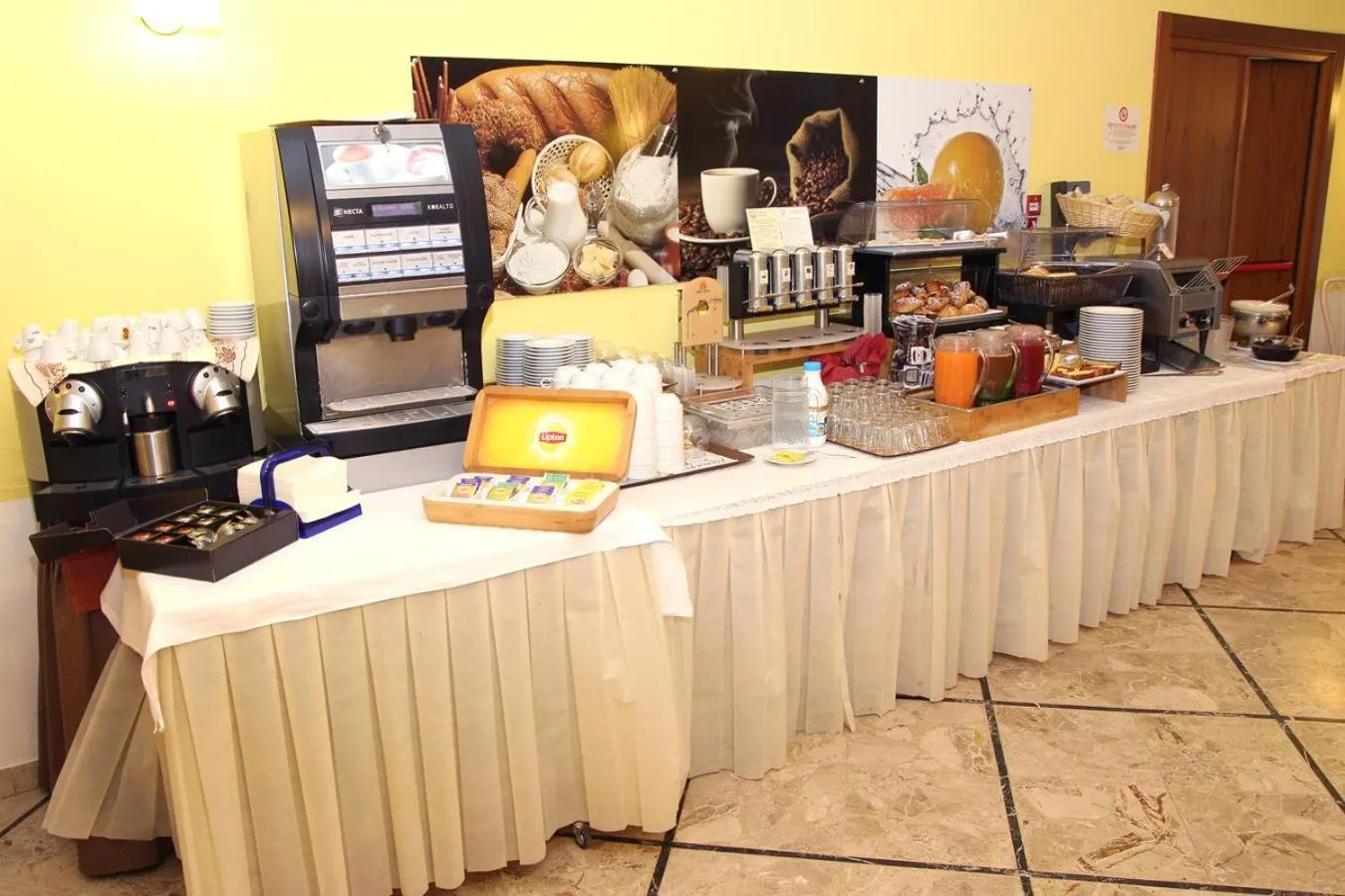 Coffee/tea facilities in Hotel Veliero