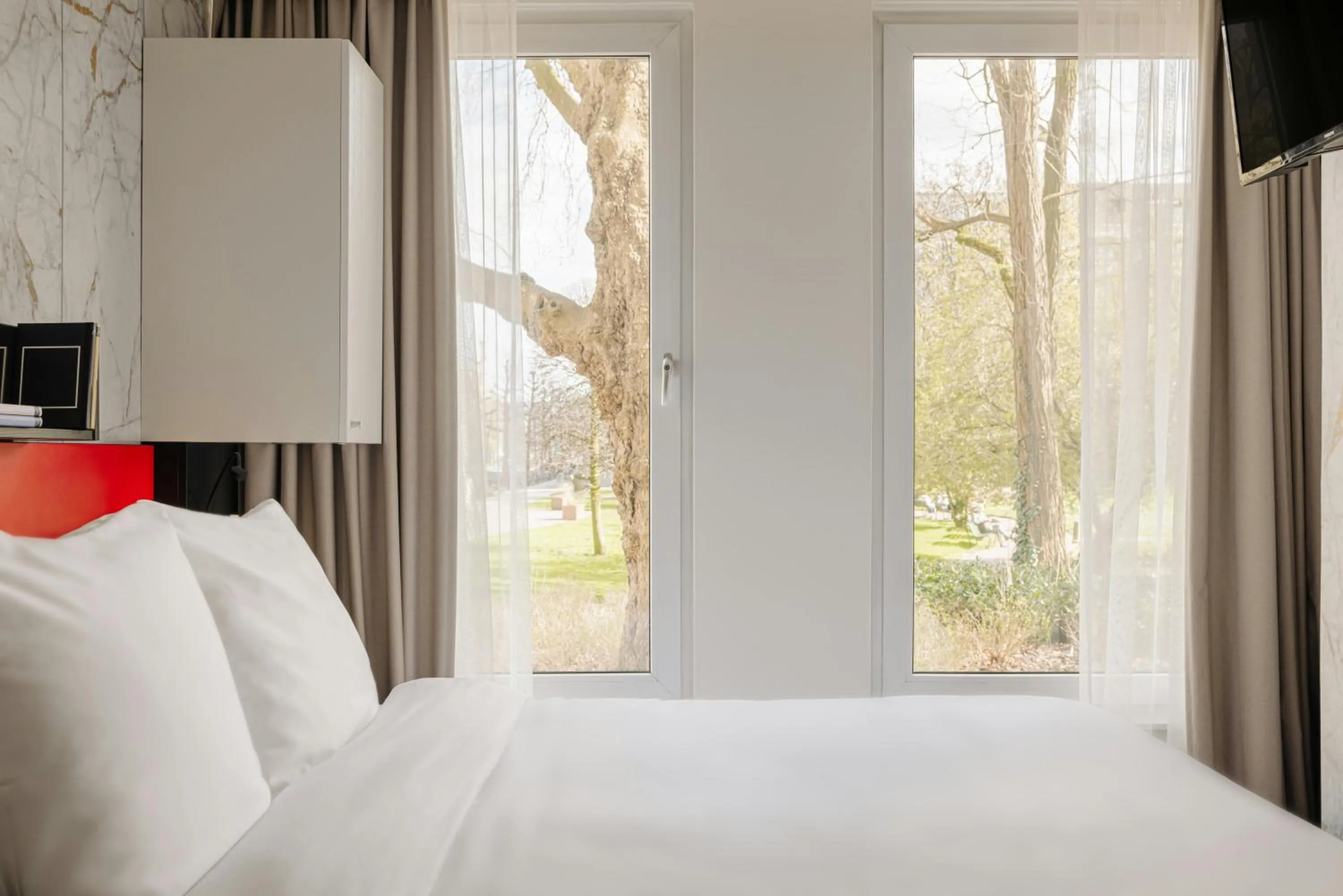 Photo of the whole room, Bed in Leonardo Boutique Hotel The Lancaster Amsterdam