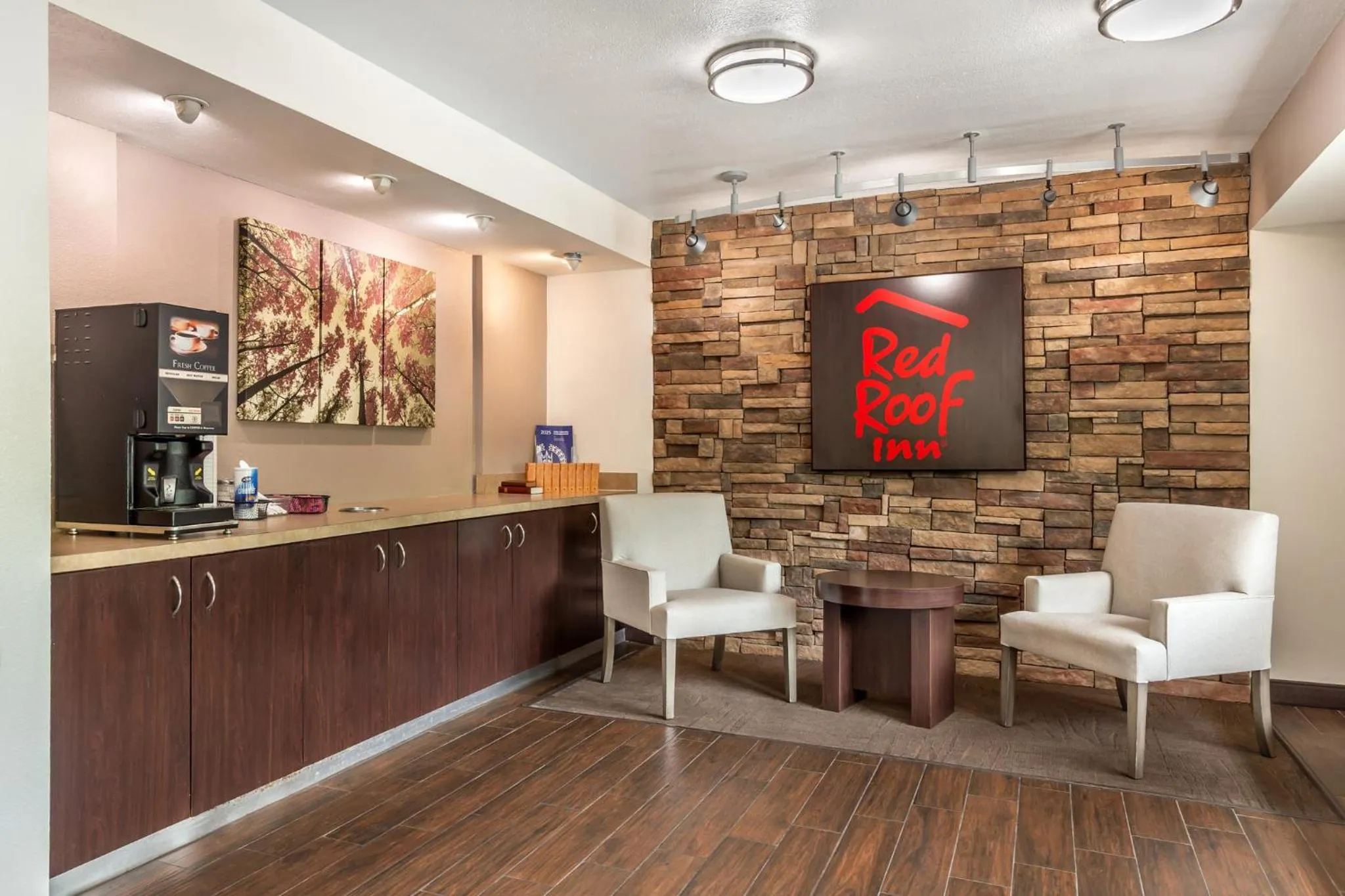 Lobby or reception in Red Roof Inn Durham - Duke Univ Medical Center