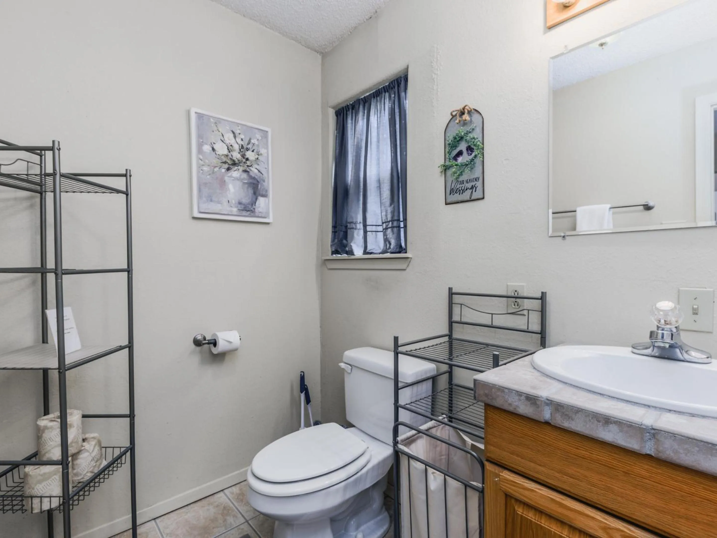 Property building in Hidden Forest Lodge