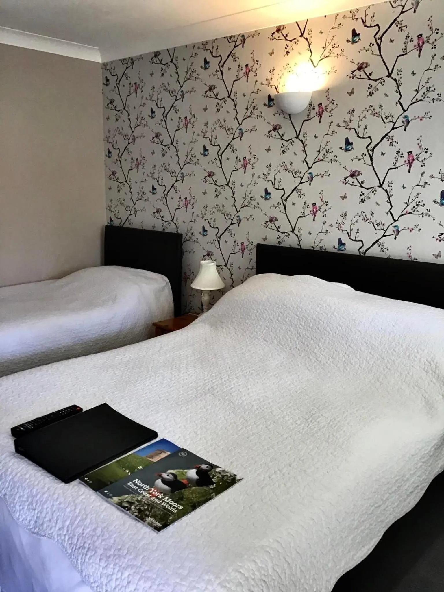 Bedroom, Bed in The New Inn Motel