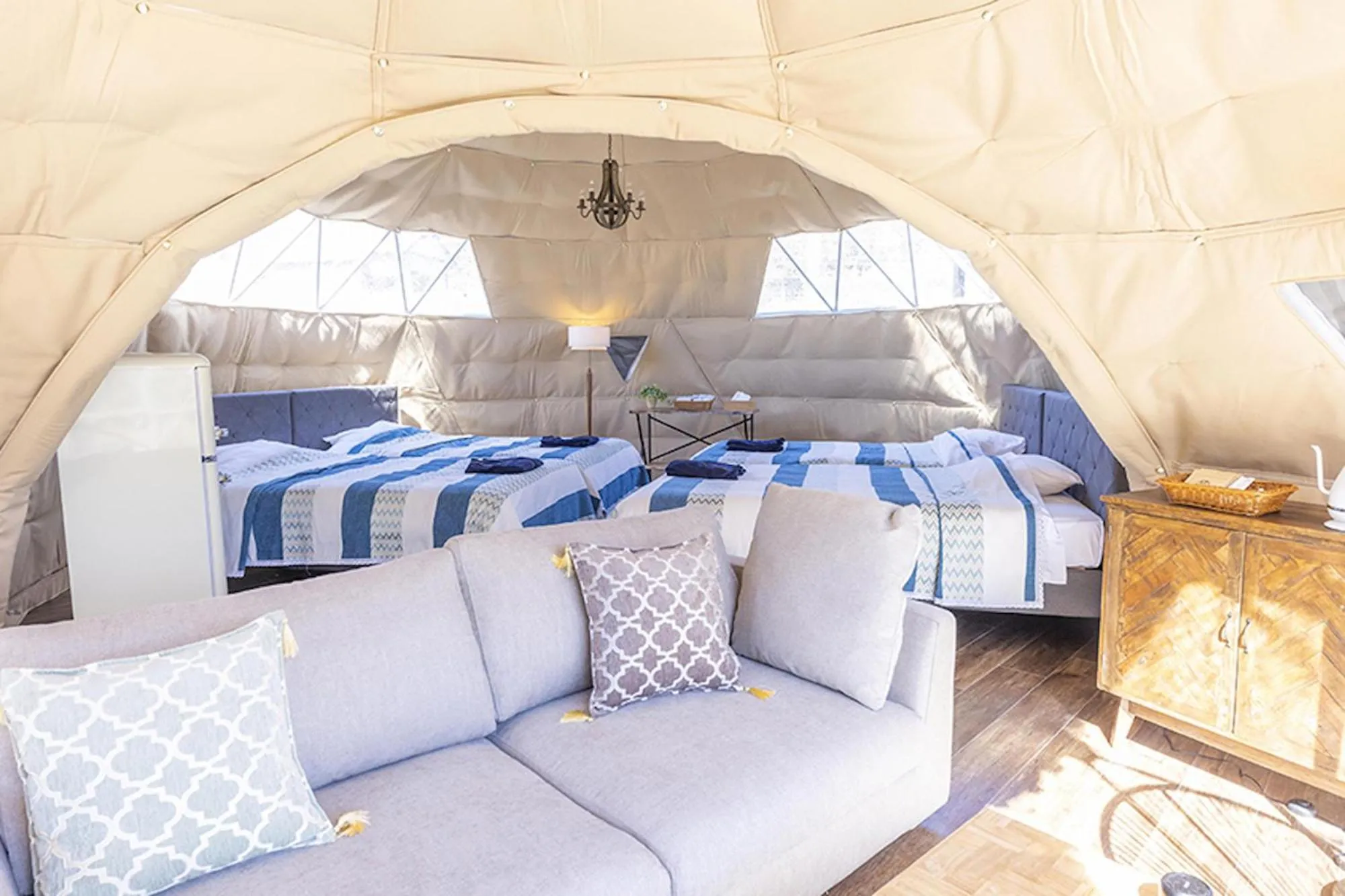 Living room, Bed in Glamping&Port結