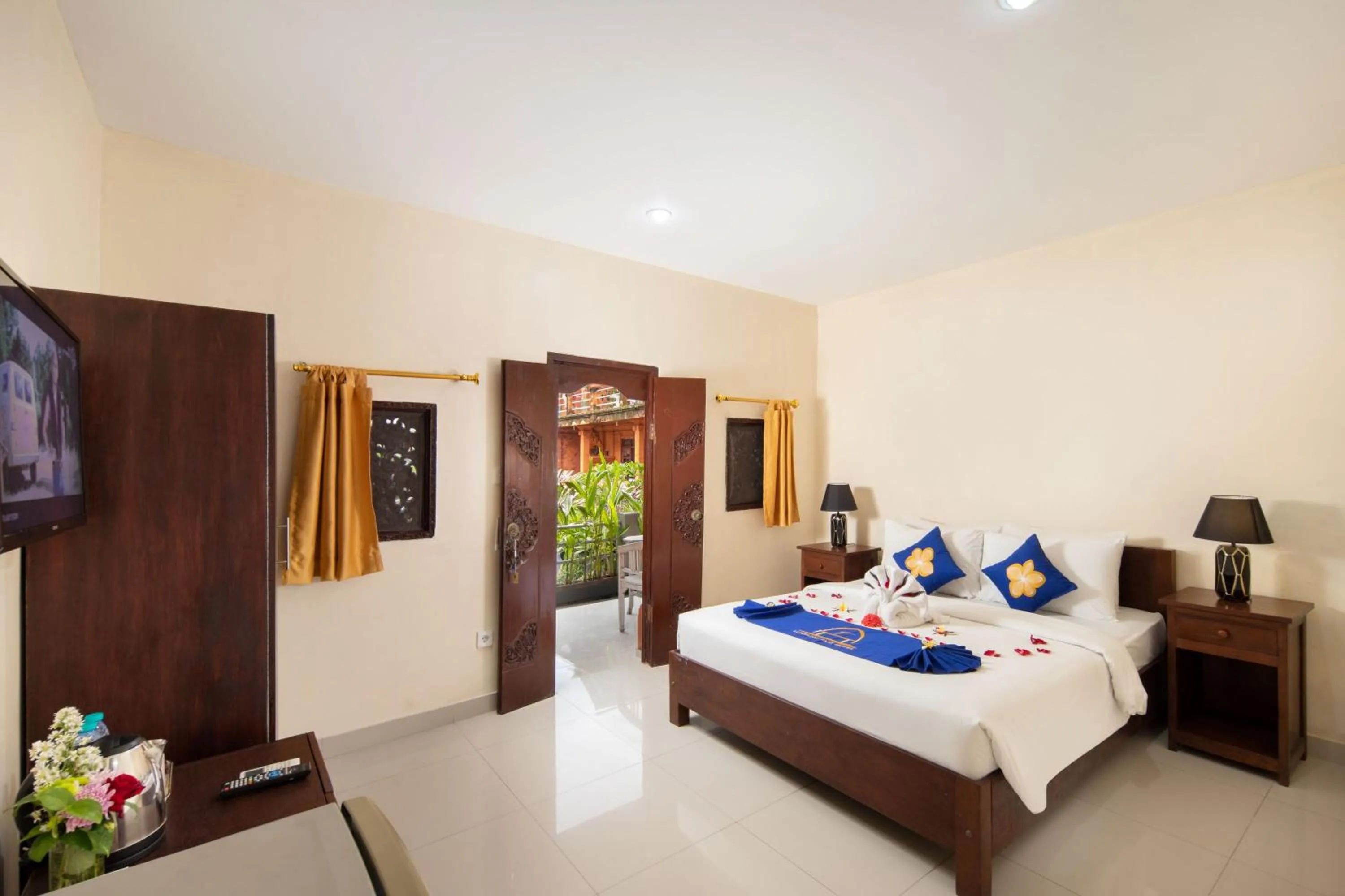 Bedroom, Bed in Lumbung Sari Hotel Legian