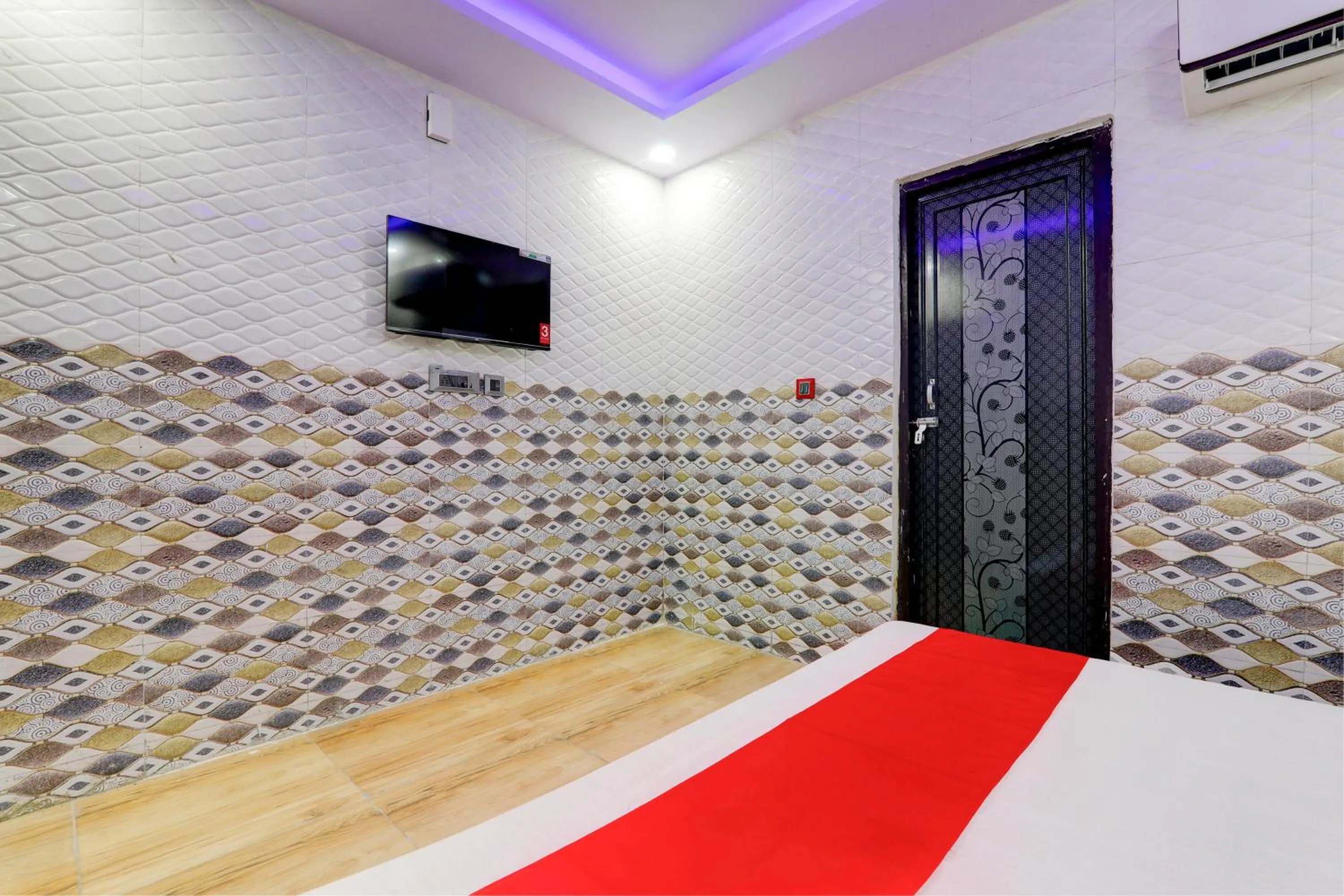 Bedroom in Hotel O by OYO Diamond Palace