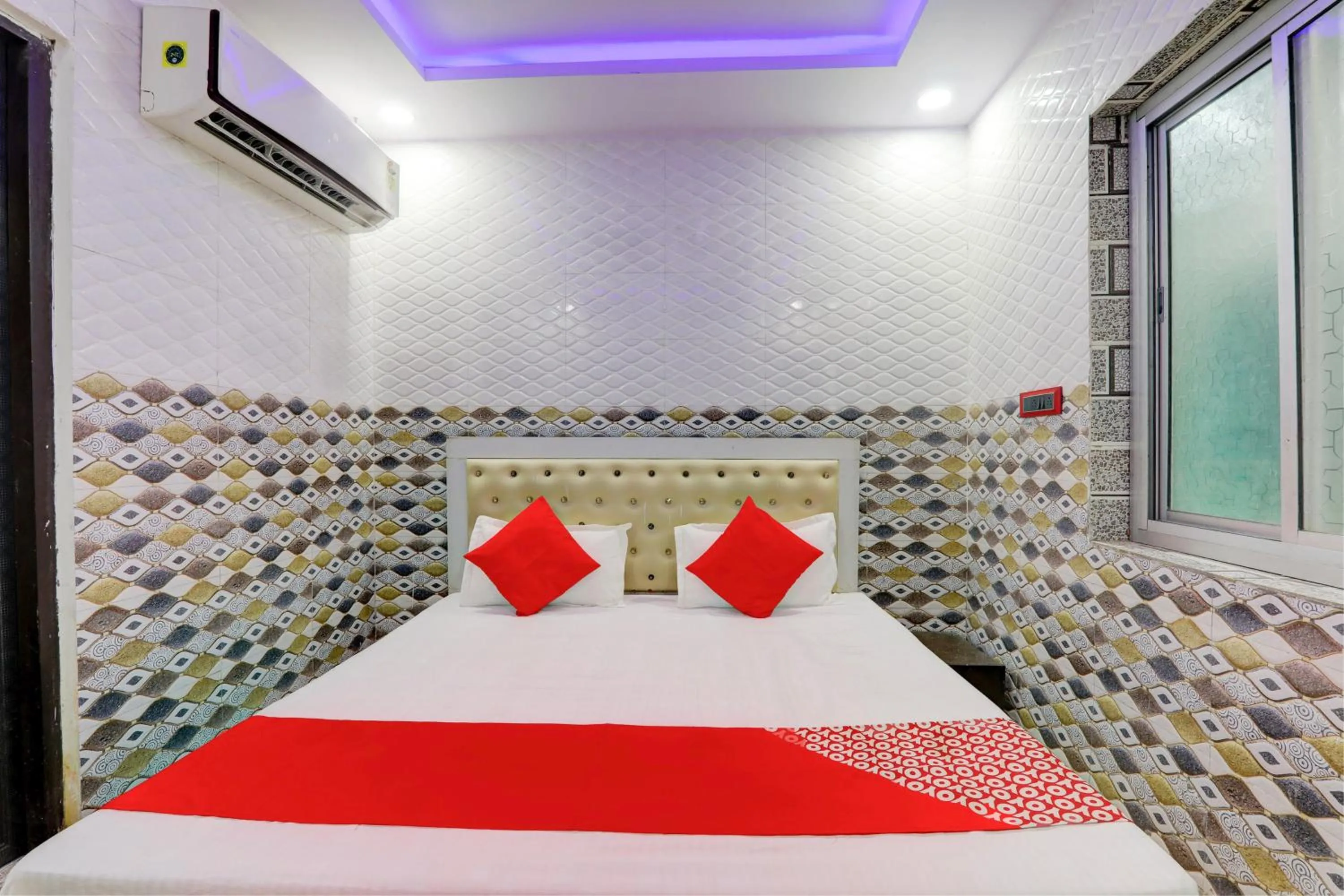 Bedroom, Bed in Hotel O by OYO Diamond Palace