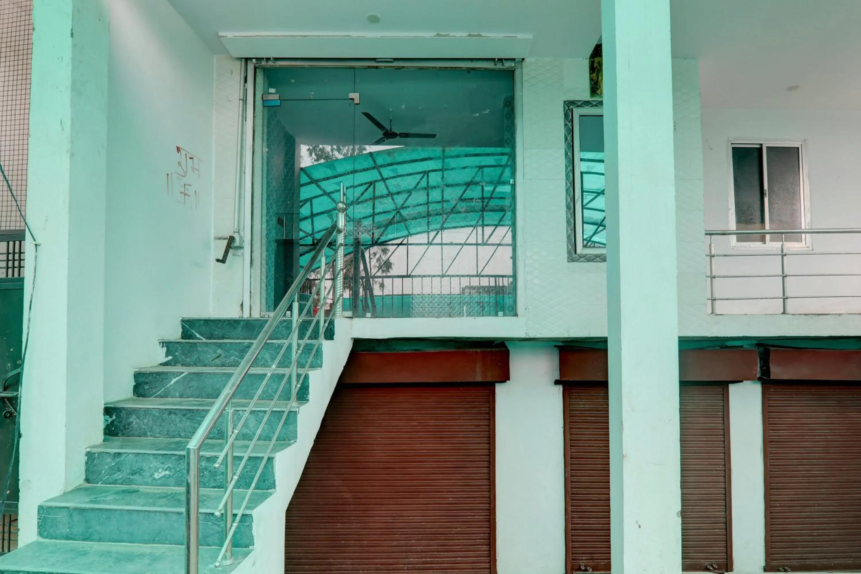 Facade/entrance in Hotel O by OYO Diamond Palace