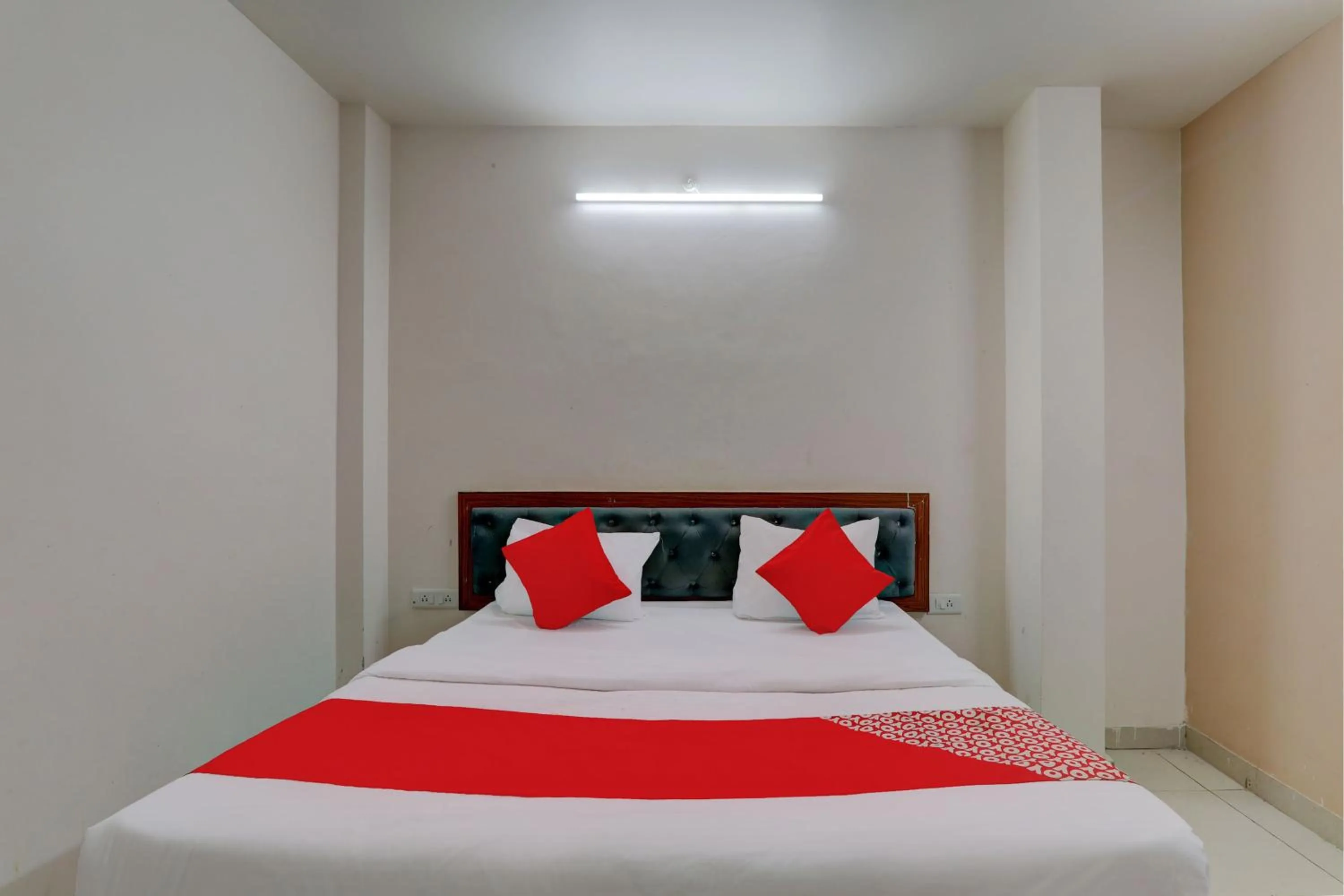 Bedroom, Bed in Hotel O RAAS INN