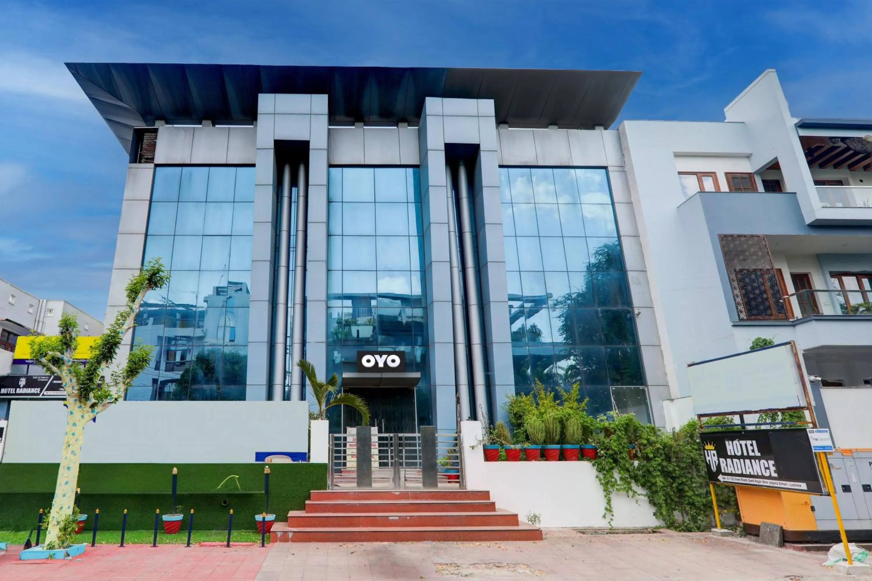 Facade/entrance in Hotel O RAAS INN