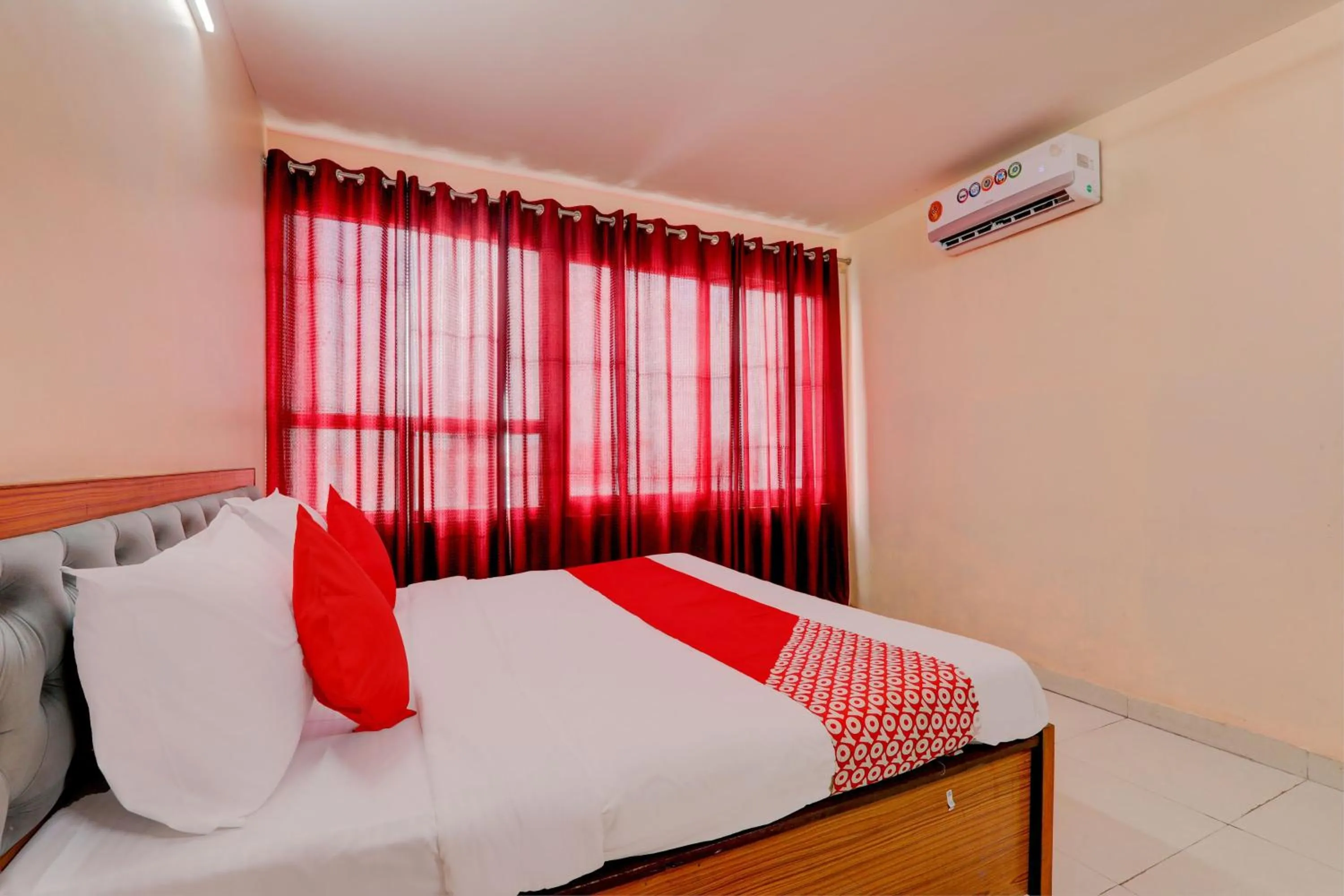 Bedroom, Bed in Hotel O RAAS INN