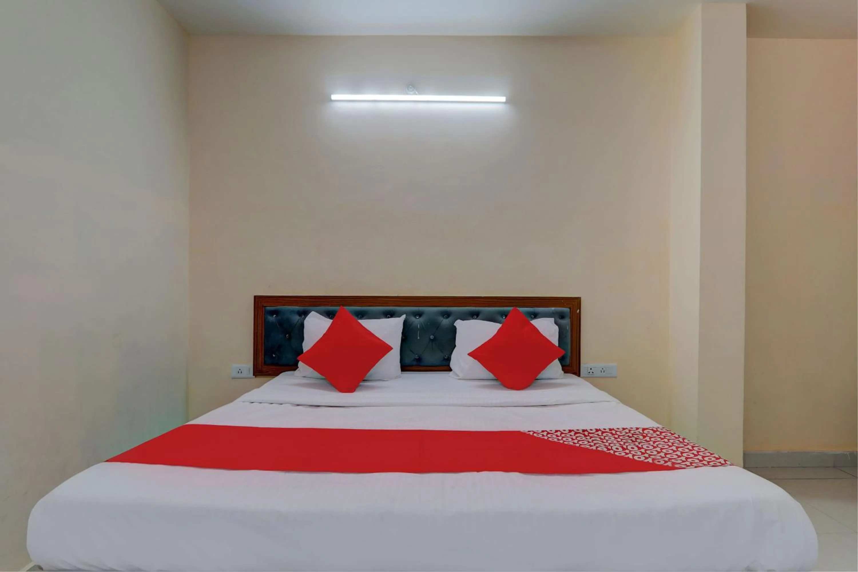 Bedroom, Bed in Hotel O RAAS INN