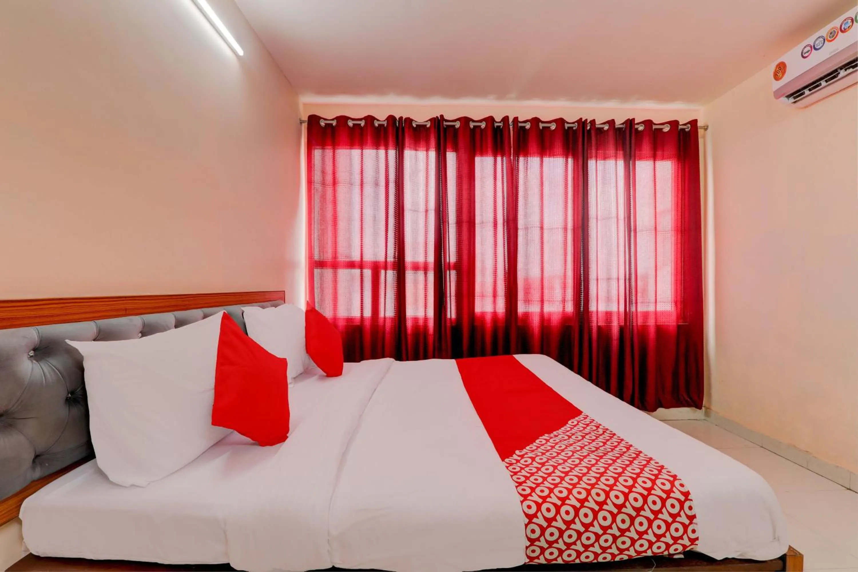 Bedroom, Bed in Hotel O RAAS INN