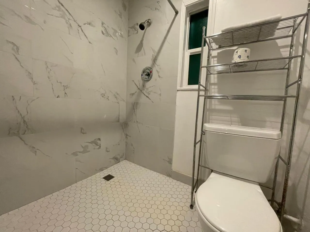 Bathroom in Garden Motel Redwood City CA