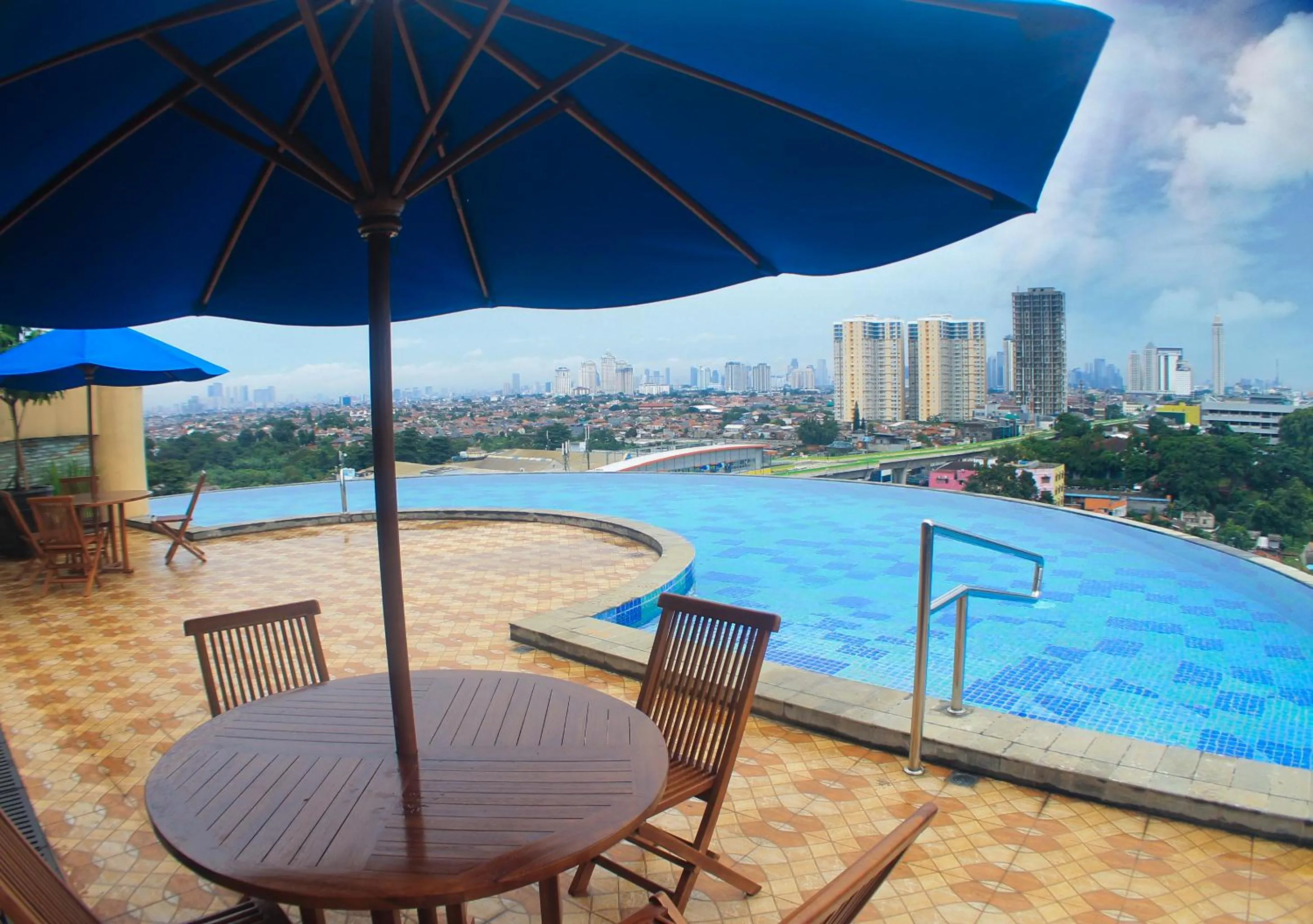 Swimming pool in MK Hotel Jakarta