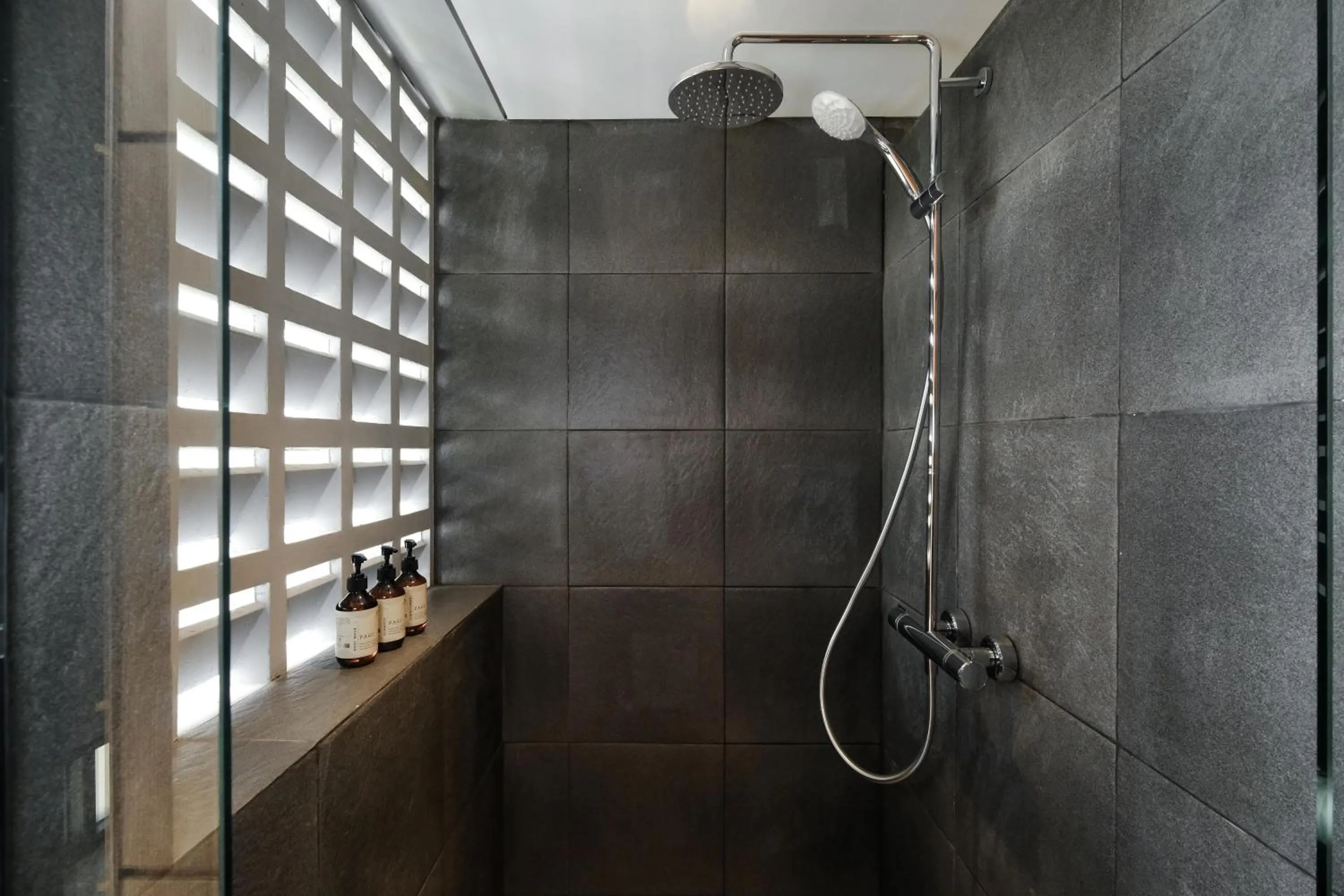 Toilet in Damara Village Ubud by Alaya Private Estate