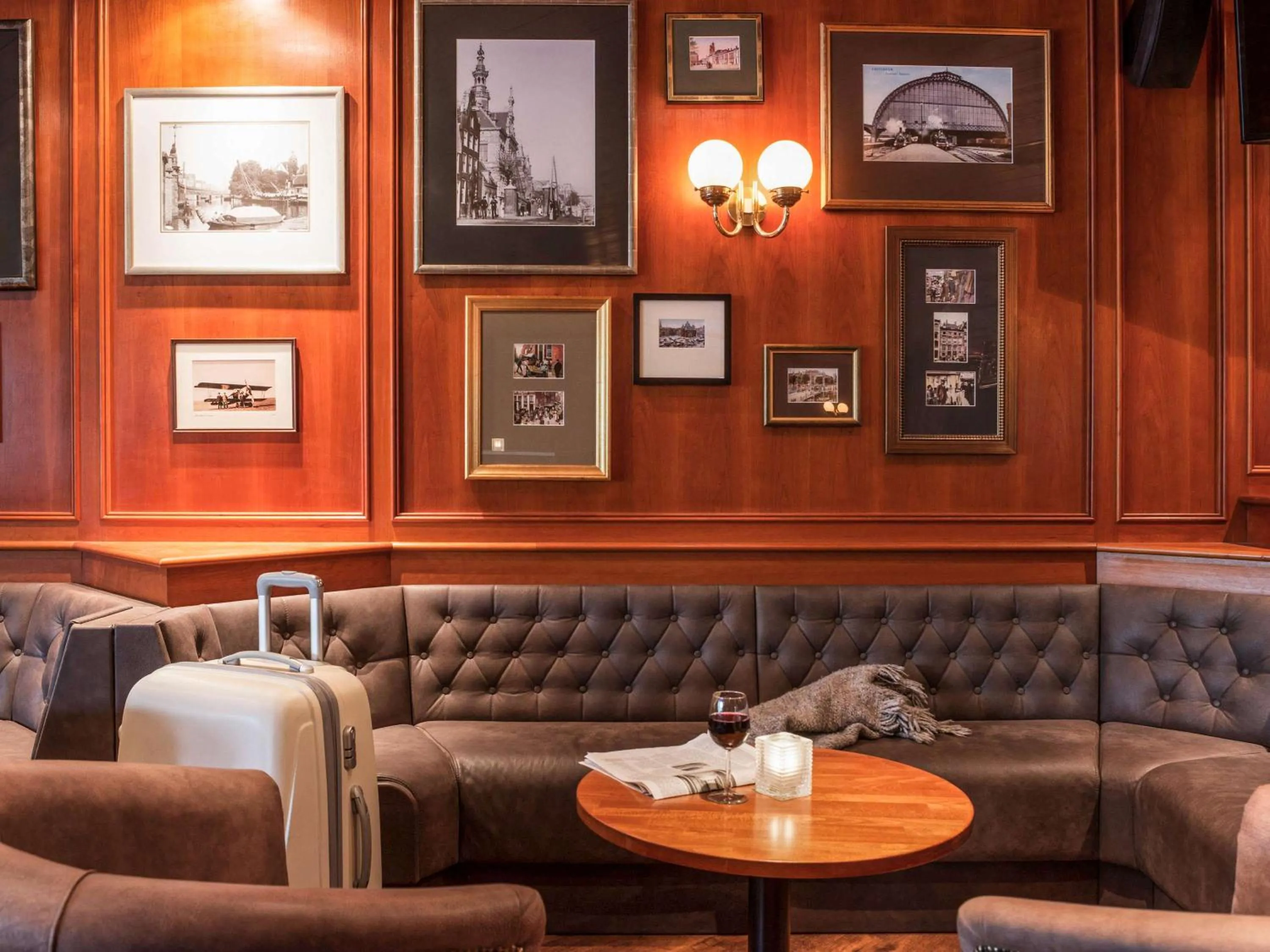 Lounge or bar in Ibis Schiphol Amsterdam Airport