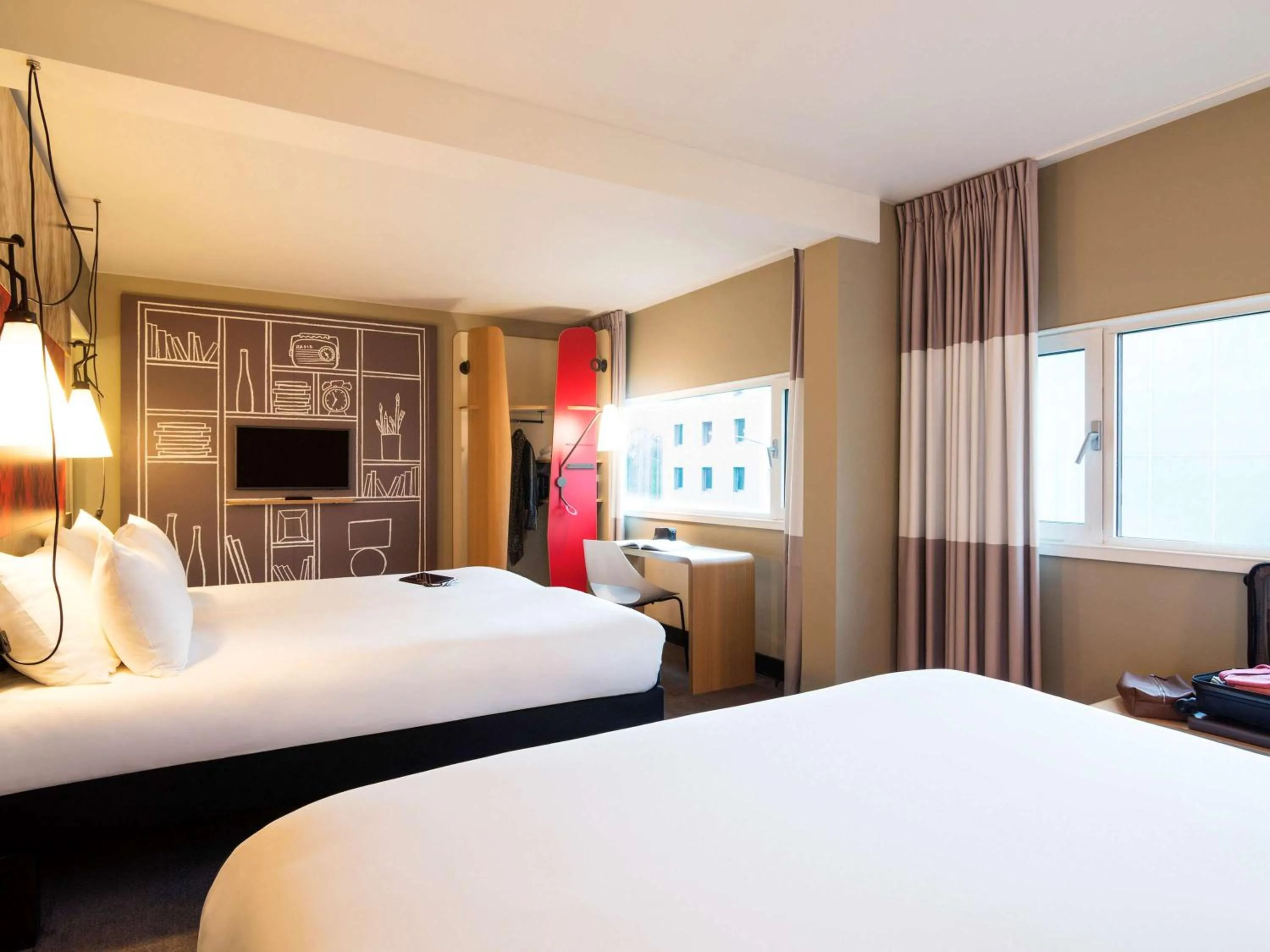 Photo of the whole room, Bed in Ibis Schiphol Amsterdam Airport