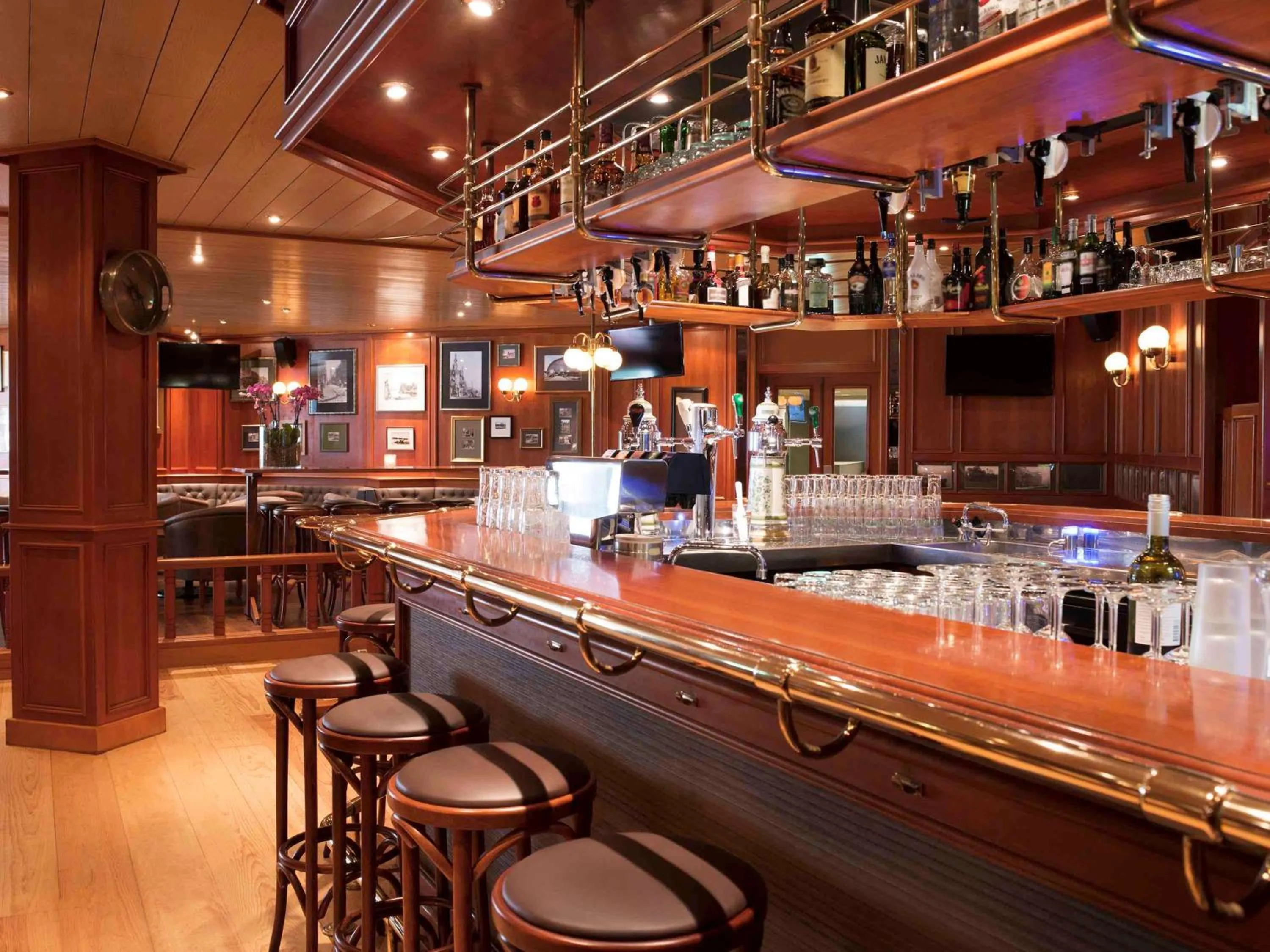 Lounge or bar in Ibis Schiphol Amsterdam Airport