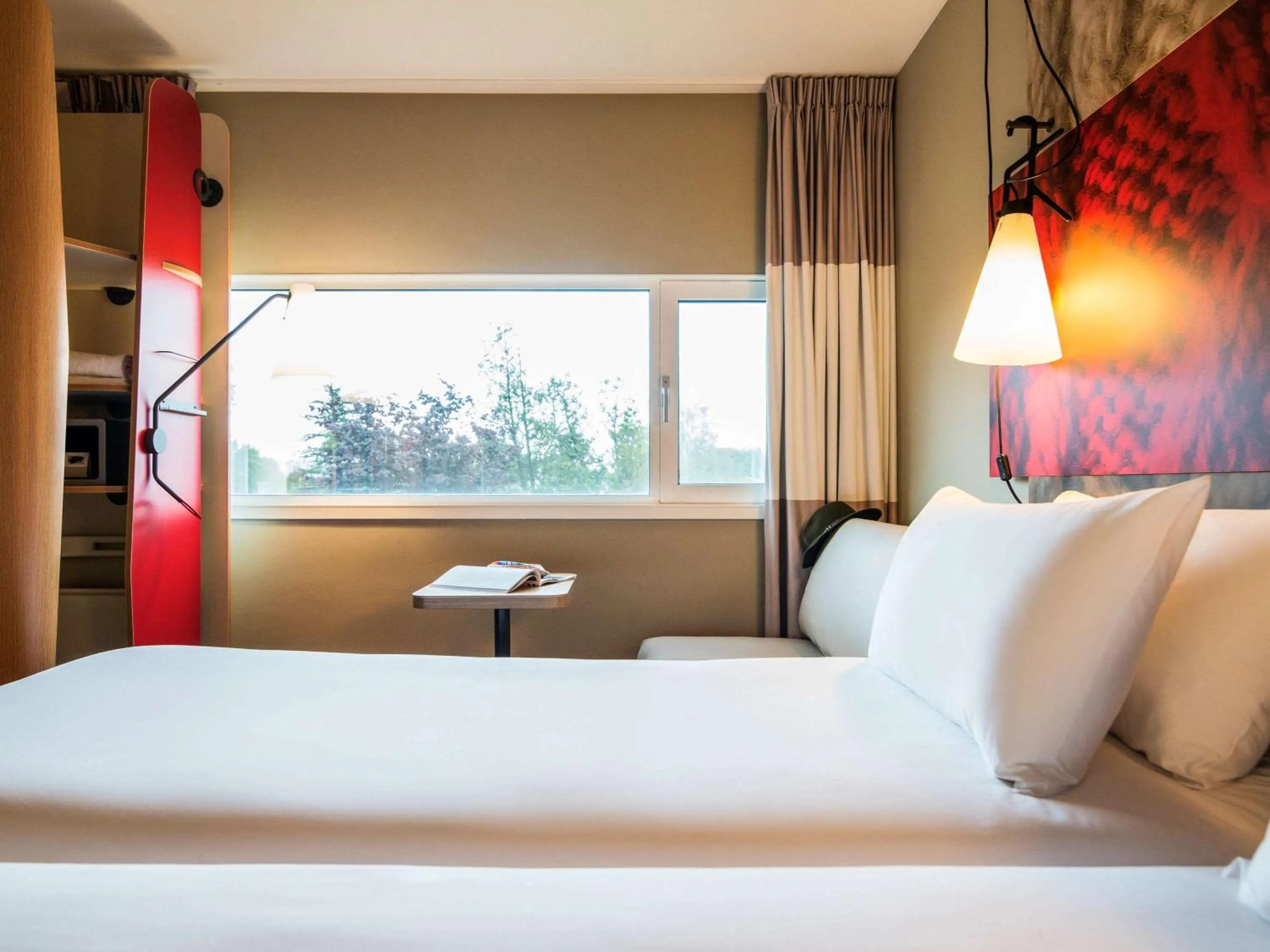 Photo of the whole room, Bed in Ibis Schiphol Amsterdam Airport