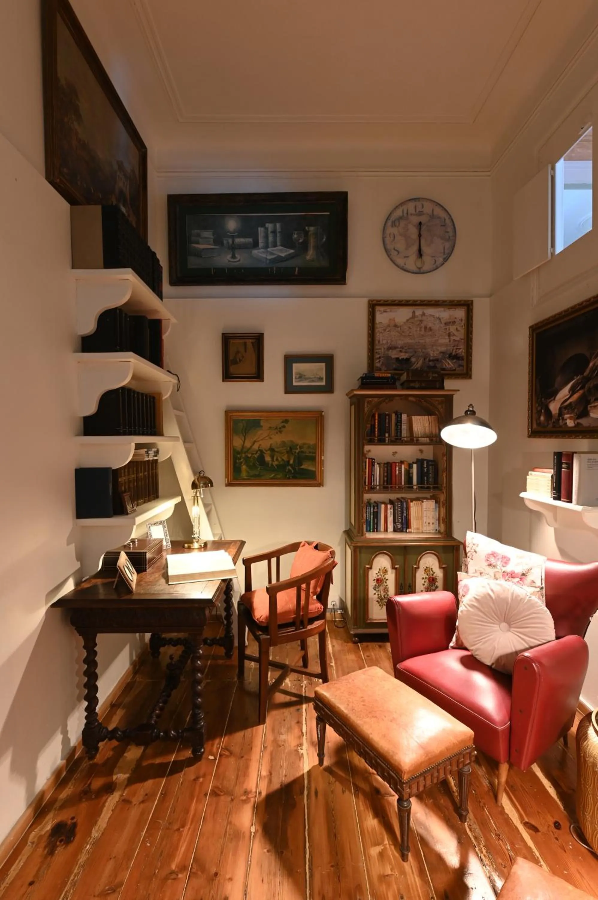 Library in Casinha das Flores