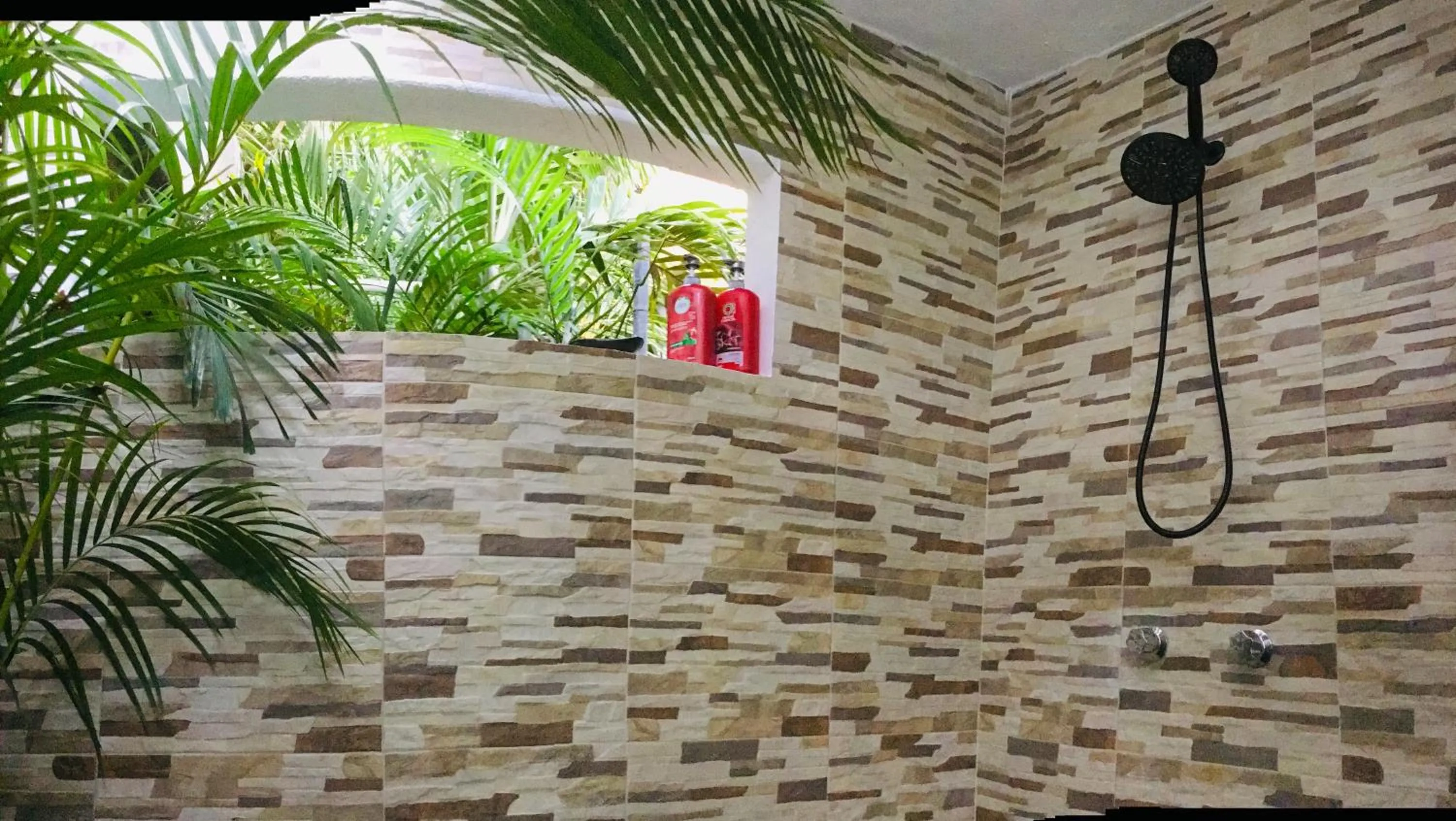 Shower in Hacienda La Rusa