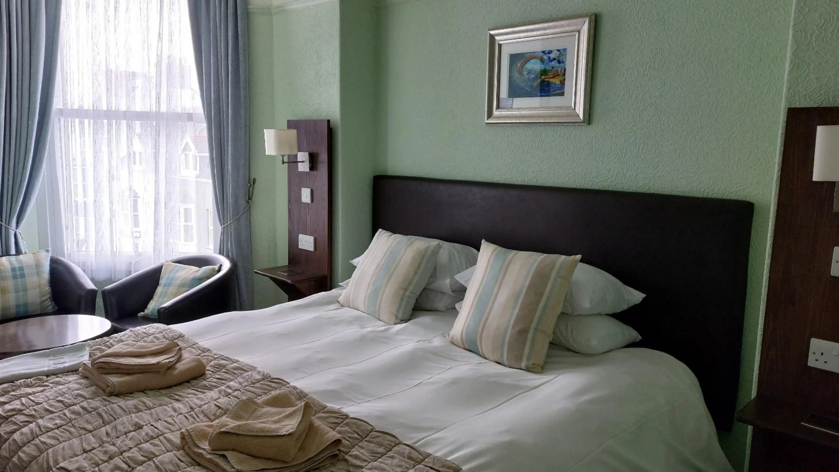 Bedroom, Bed in Southcliff Guest House