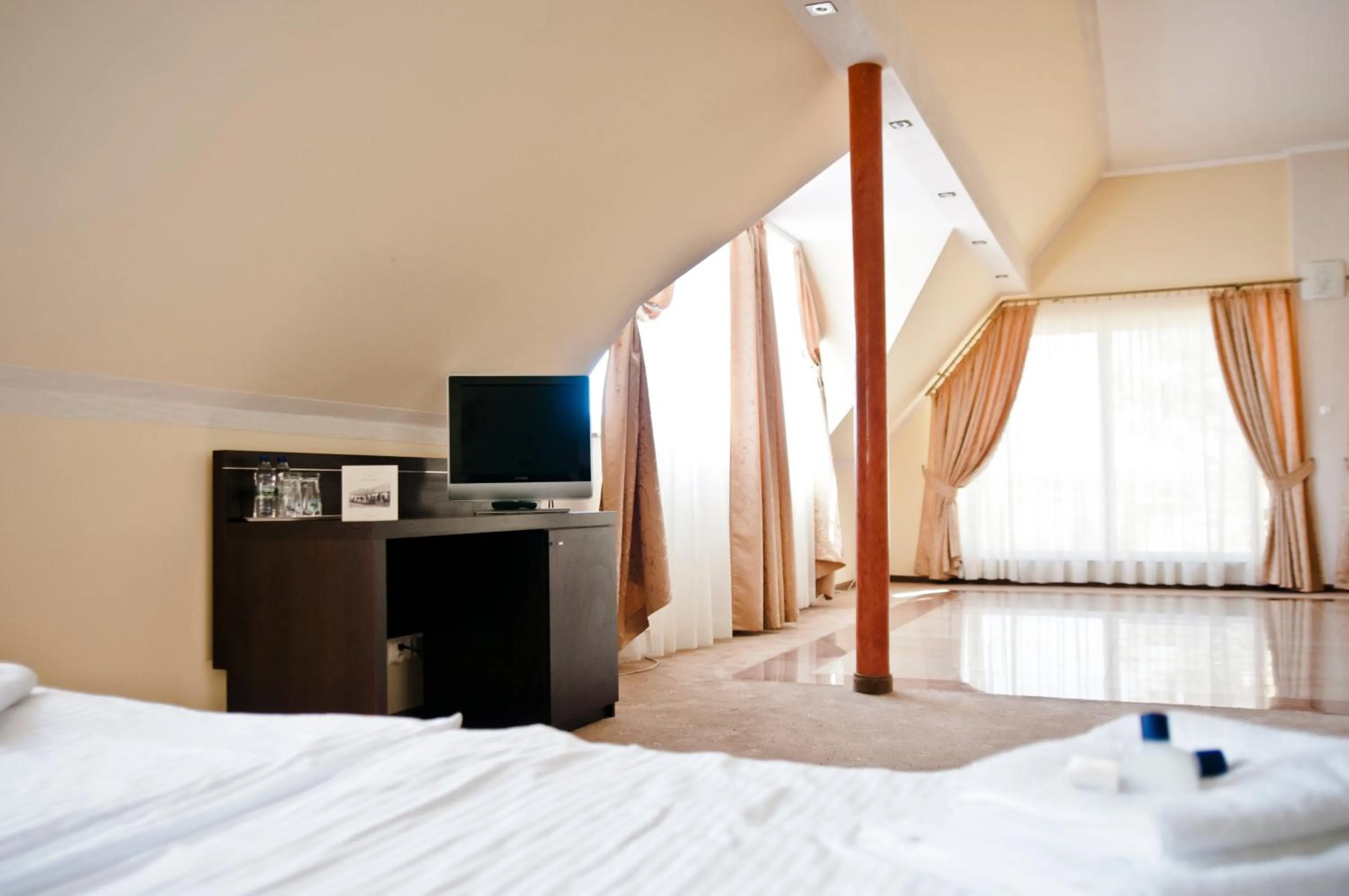 TV and multimedia, Bed in Hotel Oleńka