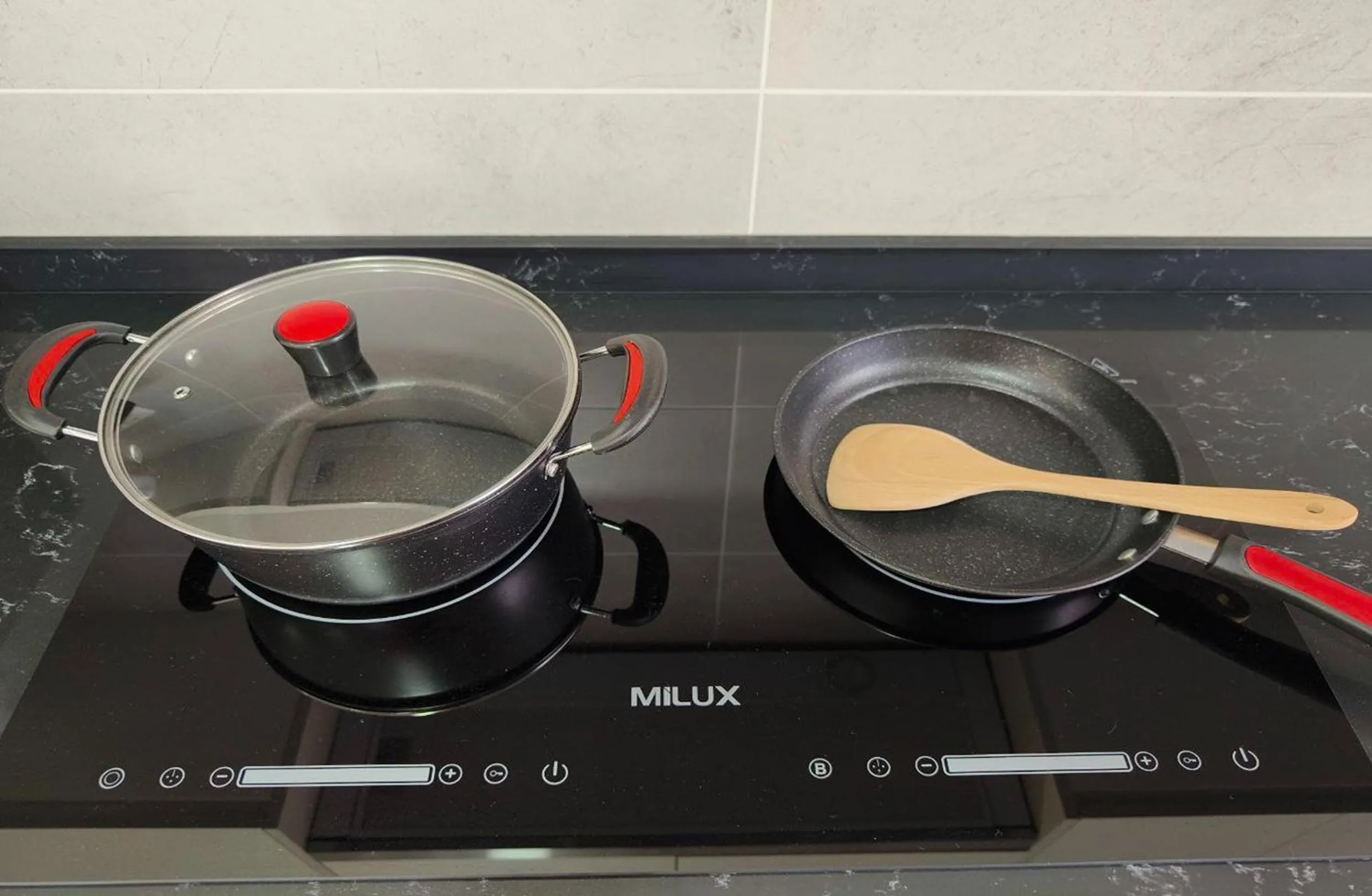 Kitchen or kitchenette in Twin Tower Johor Bahru by Glex