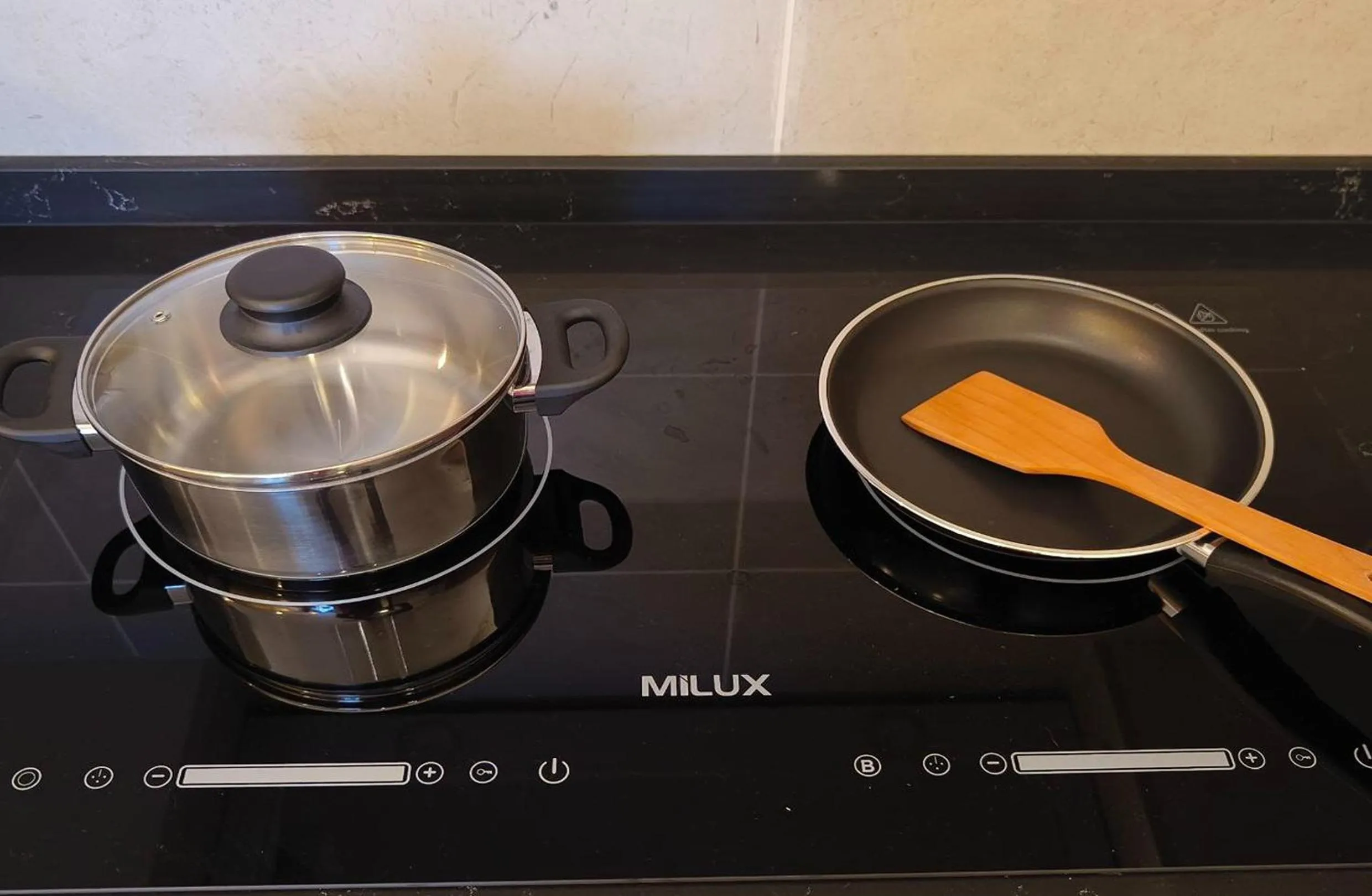 Kitchen or kitchenette in Twin Tower Johor Bahru by Glex