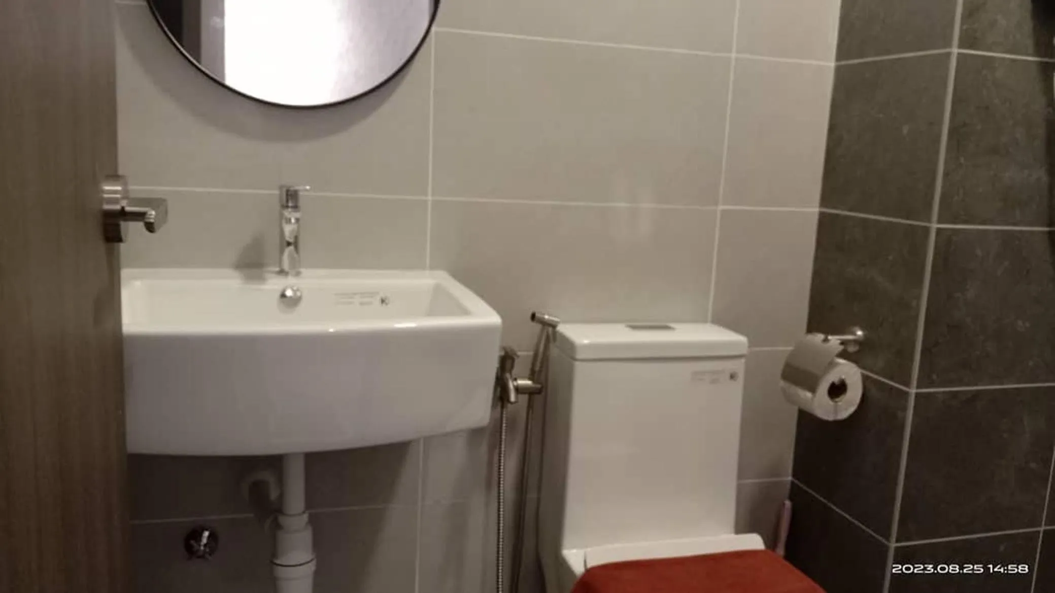 Bathroom in Twin Tower Johor Bahru by Glex