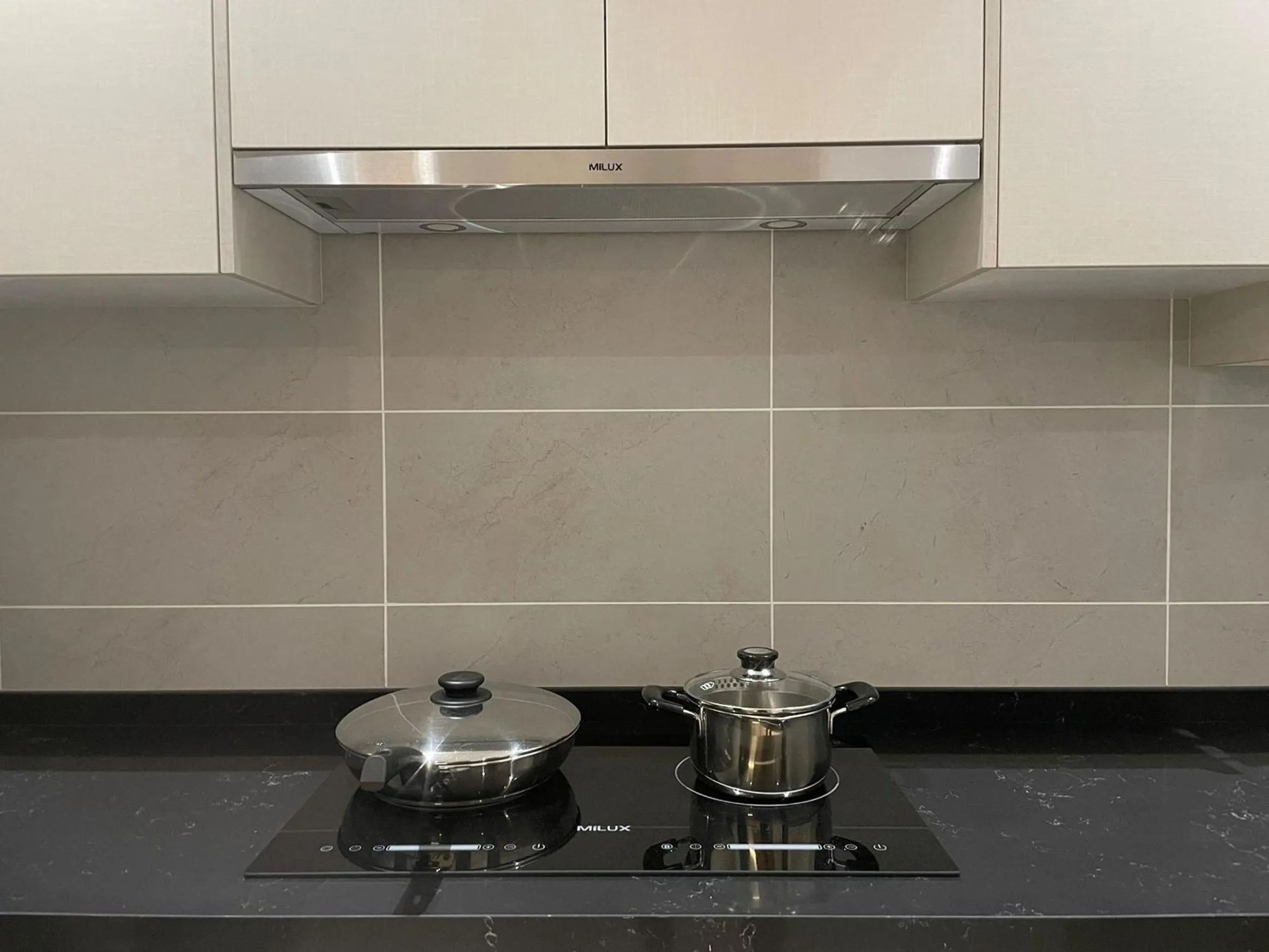 Kitchen or kitchenette in Twin Tower Johor Bahru by Glex